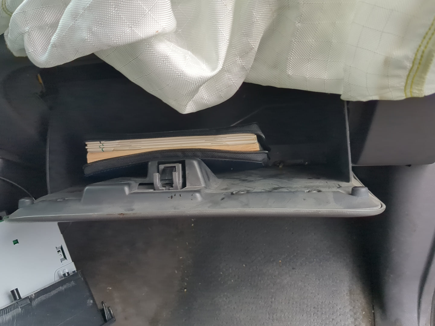 1999 Ford Explorer Passenger Glove Box Door Storage Compartment - Oemusedautoparts1.com