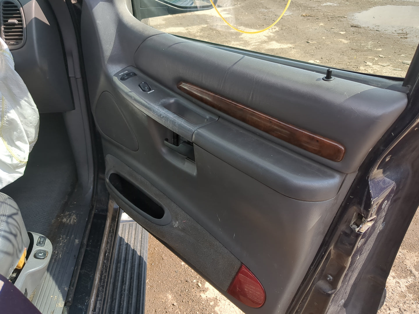 1999 Ford Explorer Front Right Passenger Interior Door Panel Trim - Oemusedautoparts1.com