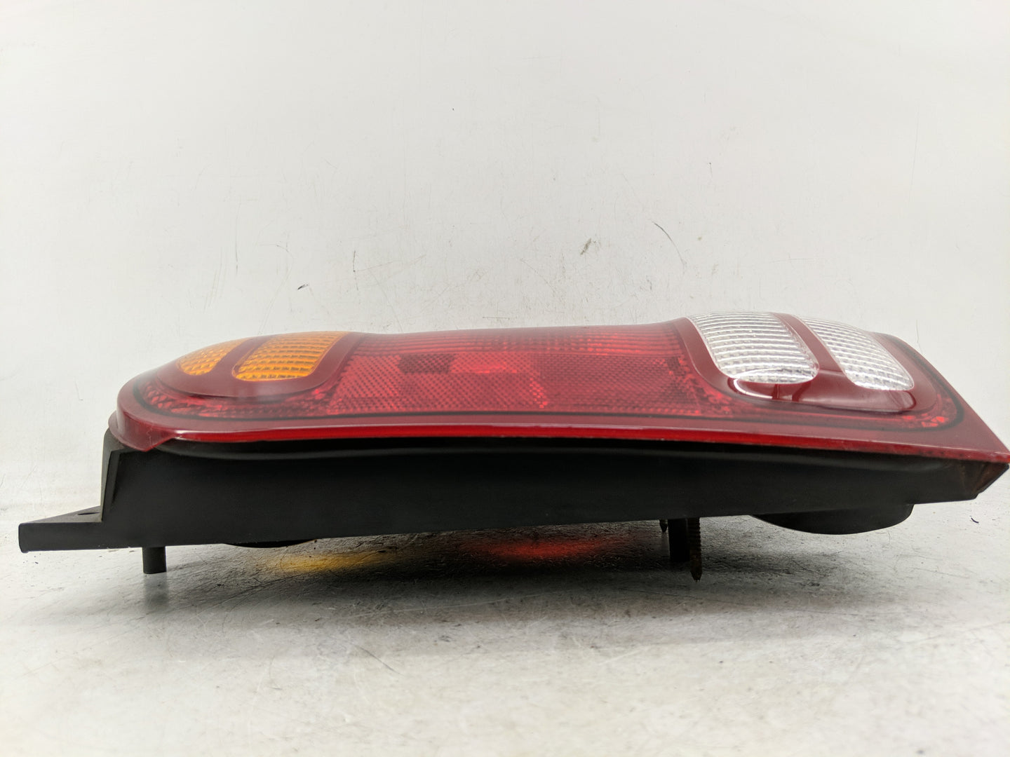 1998-2001 Ford Explorer Tail Light Assembly Passenger Right OEM Fits Fits 1998 1999 2000 2001 OEM Used Auto Parts - Oemuseda