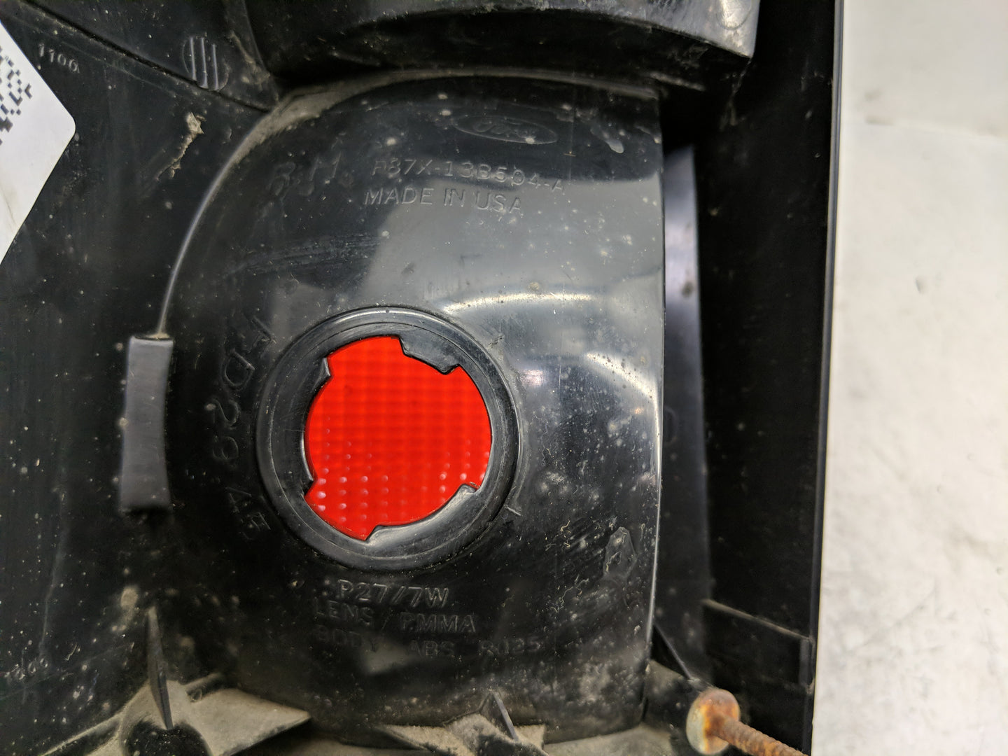 1998-2001 Ford Explorer Tail Light Assembly Passenger Right OEM Fits Fits 1998 1999 2000 2001 OEM Used Auto Parts - Oemuseda