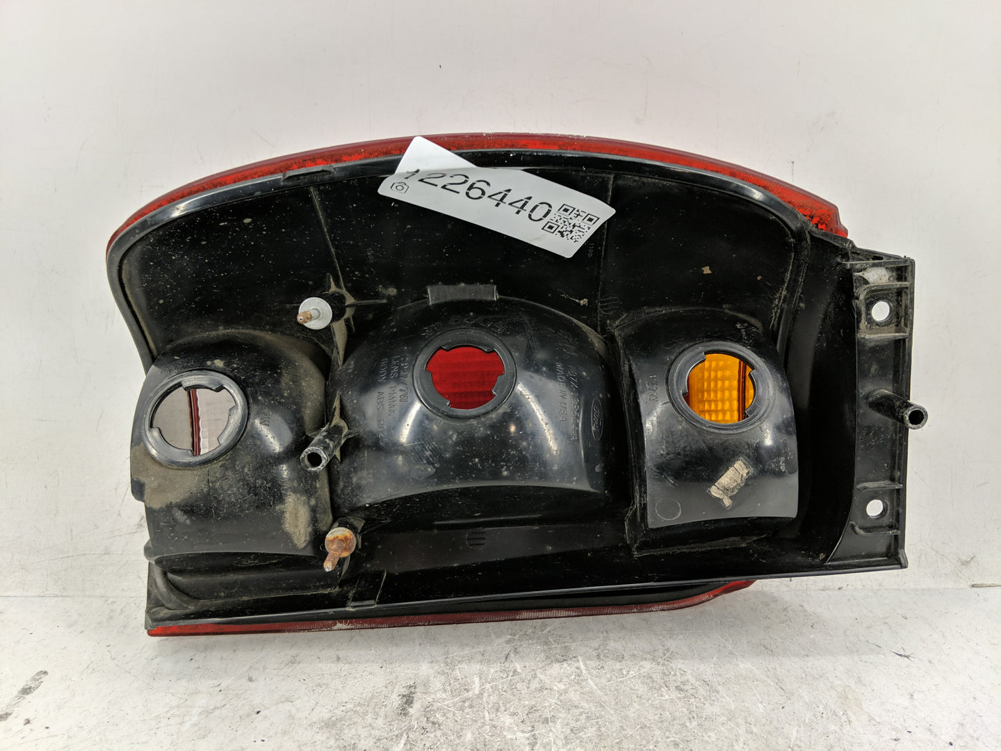 1998-2001 Ford Explorer Tail Light Assembly Passenger Right OEM Fits Fits 1998 1999 2000 2001 OEM Used Auto Parts - Oemuseda