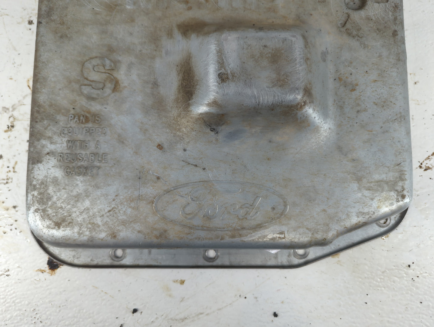 1998-2001 Ford Explorer Engine Oil Pan Fits Fits 1998 1999 2000 2001 OEM Used Auto Parts - Oemusedautoparts1.com