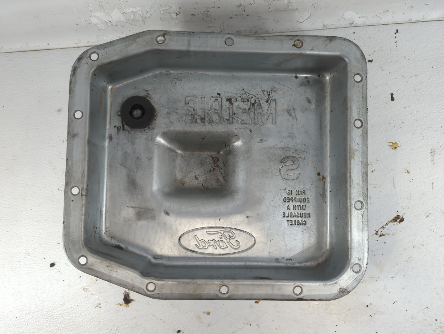 1998-2001 Ford Explorer Engine Oil Pan Fits Fits 1998 1999 2000 2001 OEM Used Auto Parts - Oemusedautoparts1.com