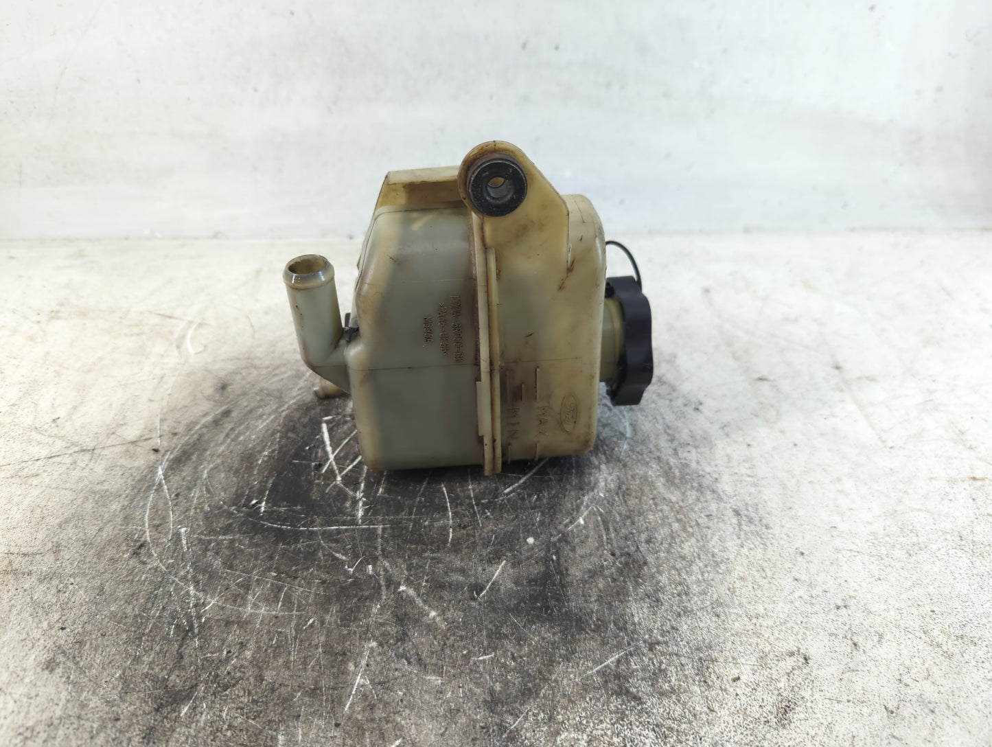 1999 Ford Explorer Power Steering Reservoir - Oemusedautoparts1.com