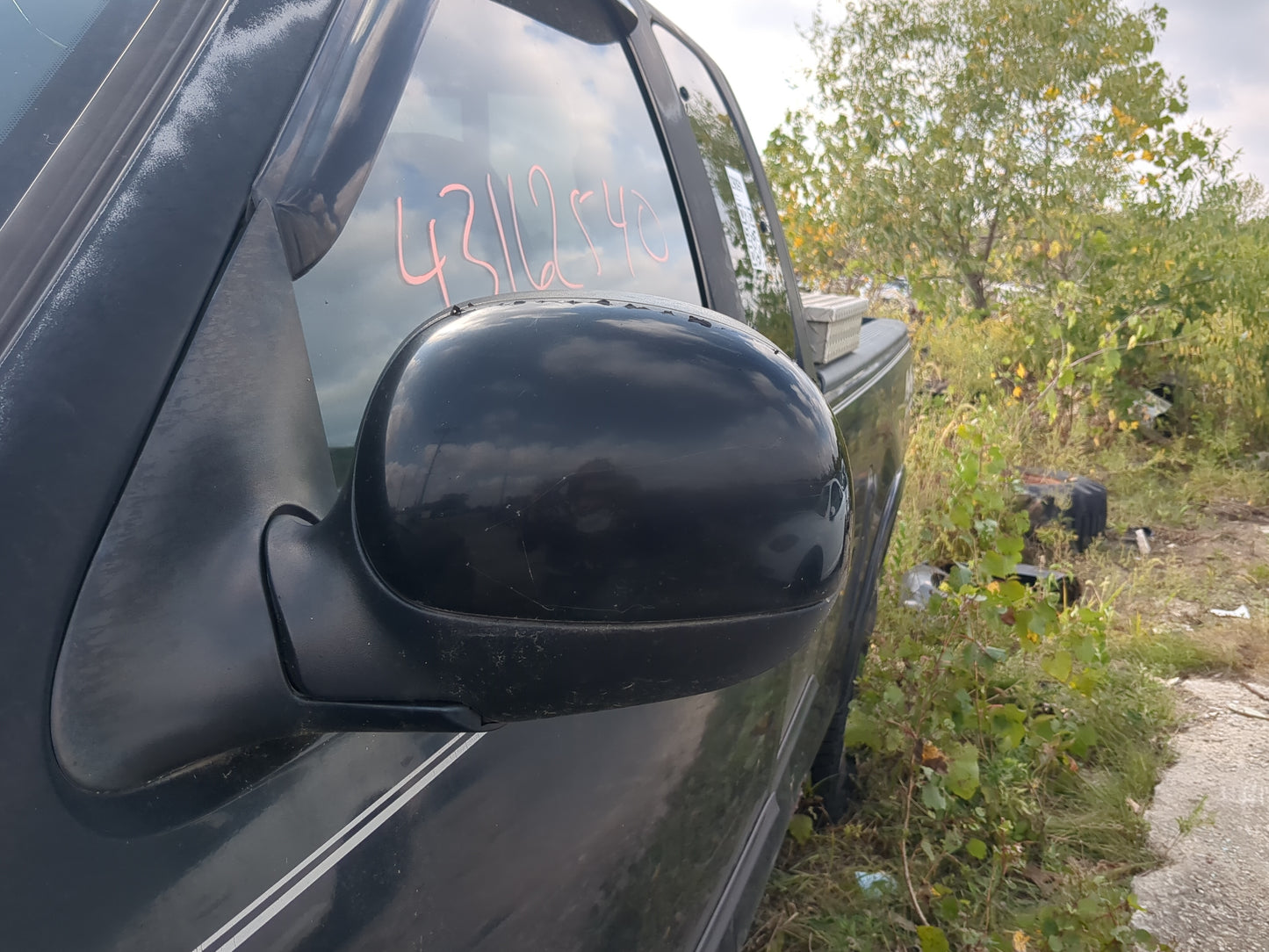1997-2001 Ford F-150 Driver Side View Mirror - Left Door Mirror OEM Used - Oemusedautoparts1.com