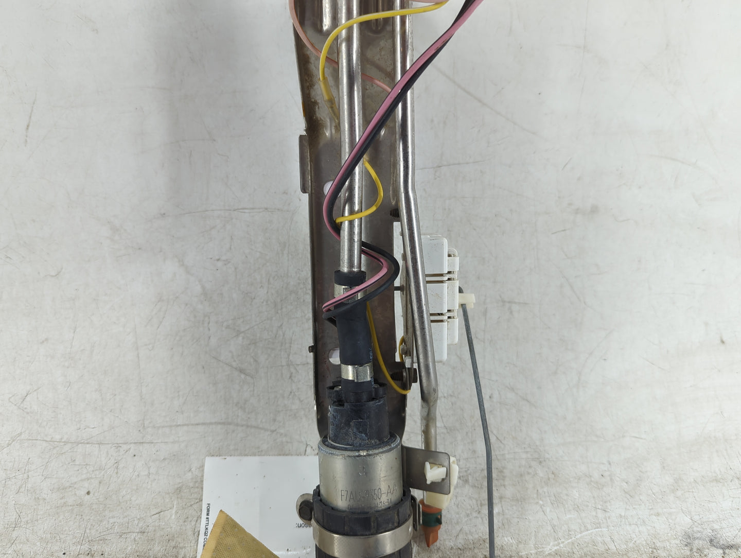 1999-2003 Ford F-150 Electrical Gas Fuel Pump Assembly - Oemusedautoparts1.com