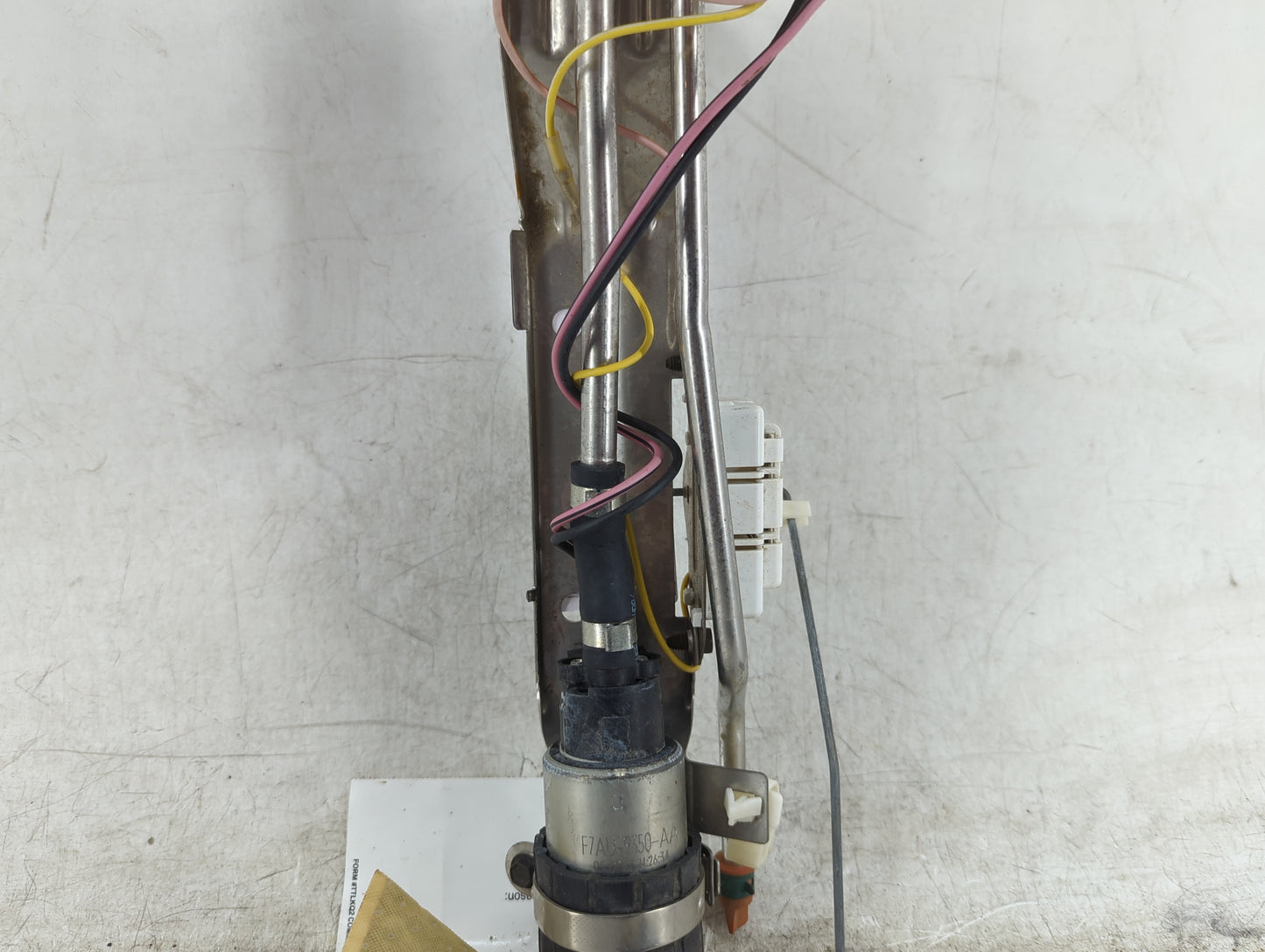 1999-2003 Ford F-150 Electrical Gas Fuel Pump Assembly - Oemusedautoparts1.com