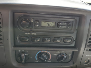 1999-2002 Ford F-150 Radio AM FM Cd Player Receiver Replacement Fits Fits 1998 1999 2000 2001 2002 OEM Used Auto Parts - Oem
