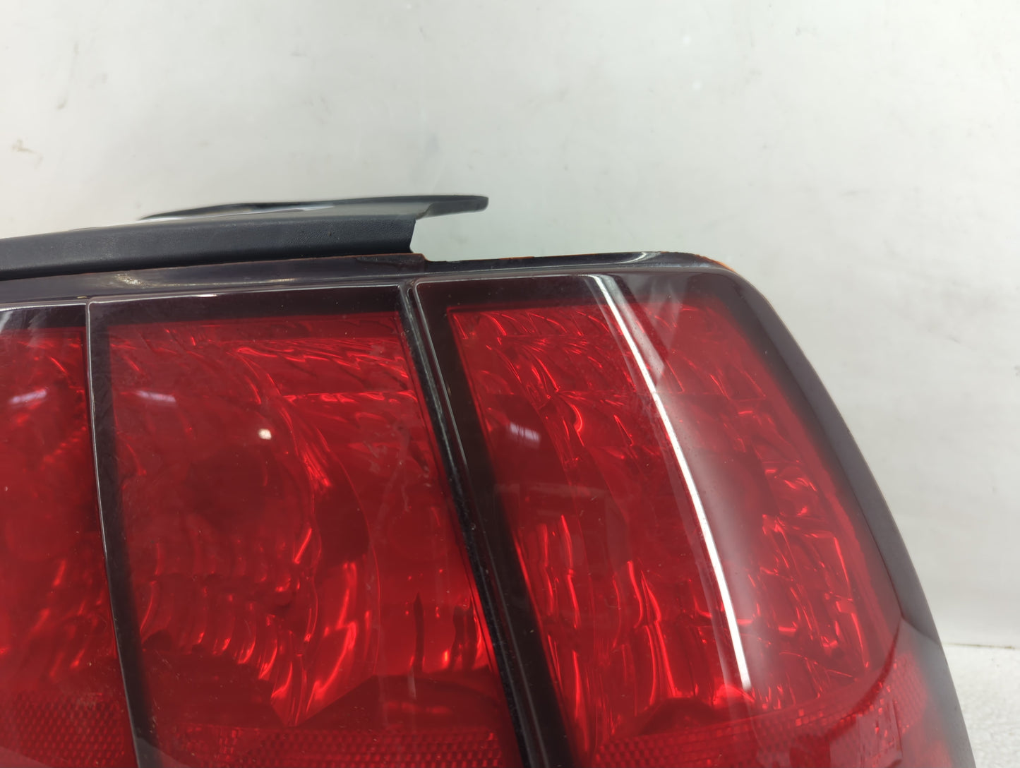 1999-2004 Ford Mustang Tail Light Assembly Passenger Right OEM Fits Fits 1999 2000 2001 2002 2003 2004 OEM Used Auto Parts -