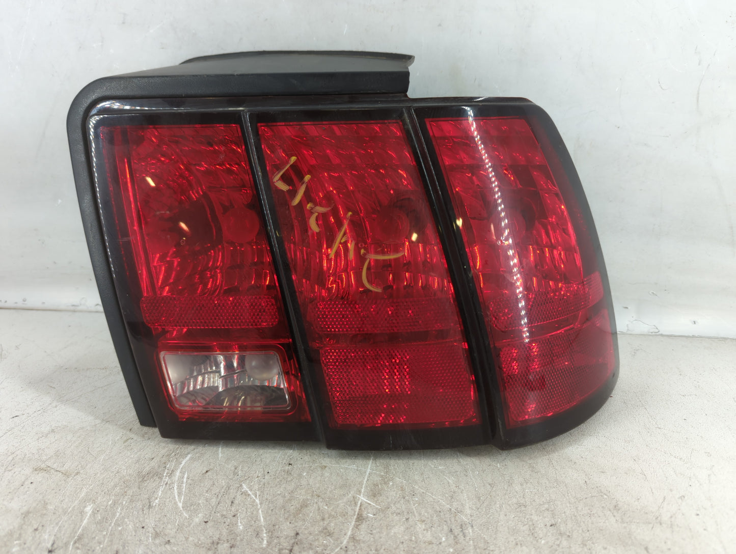 1999 Ford Mustang Tail Light Assembly Passenger Right OEM P/N:99-867 Fits OEM Used Auto Parts - Oemusedautoparts1.com