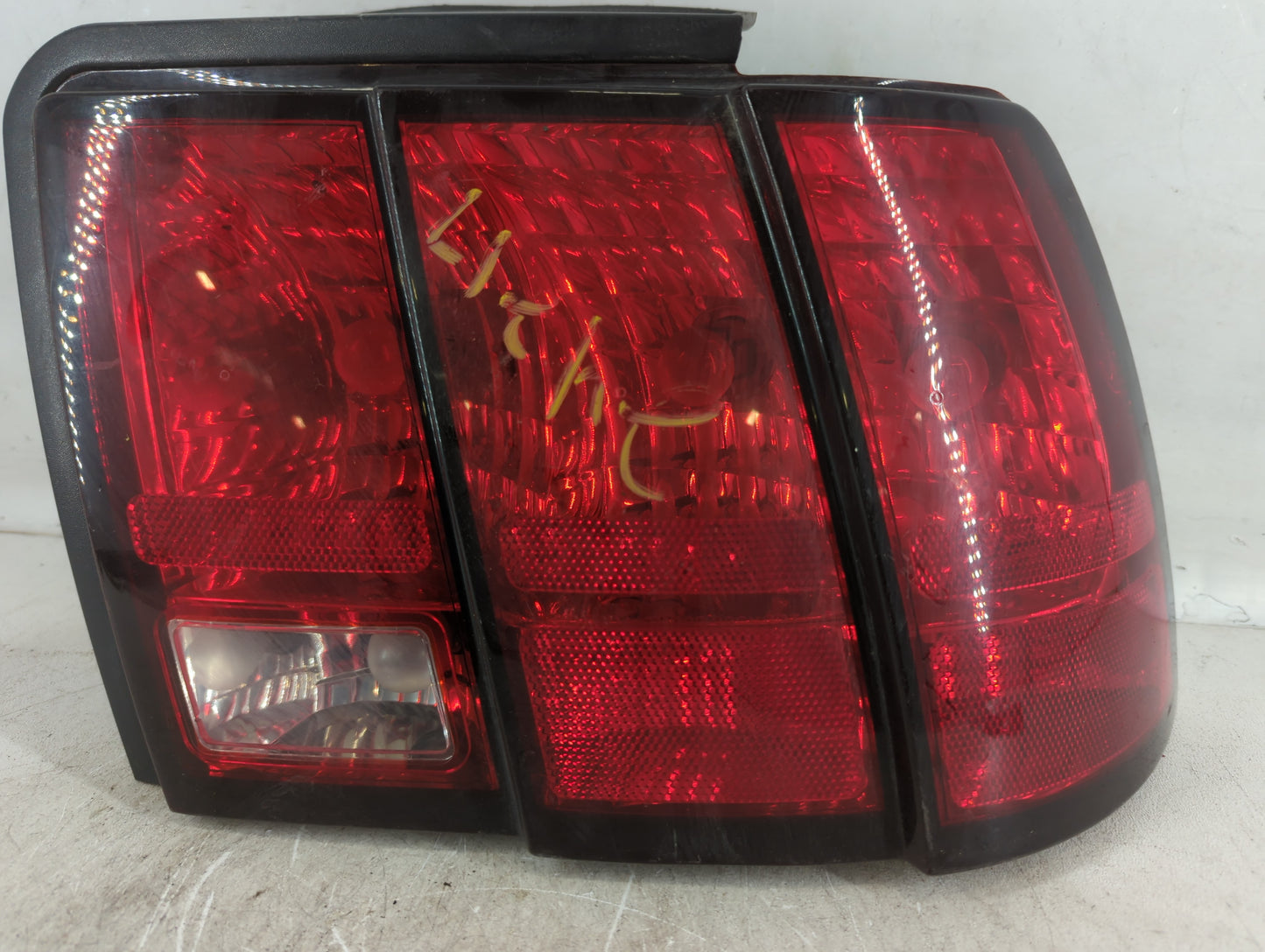 1999 Ford Mustang Tail Light Assembly Passenger Right OEM P/N:99-867 Fits OEM Used Auto Parts - Oemusedautoparts1.com