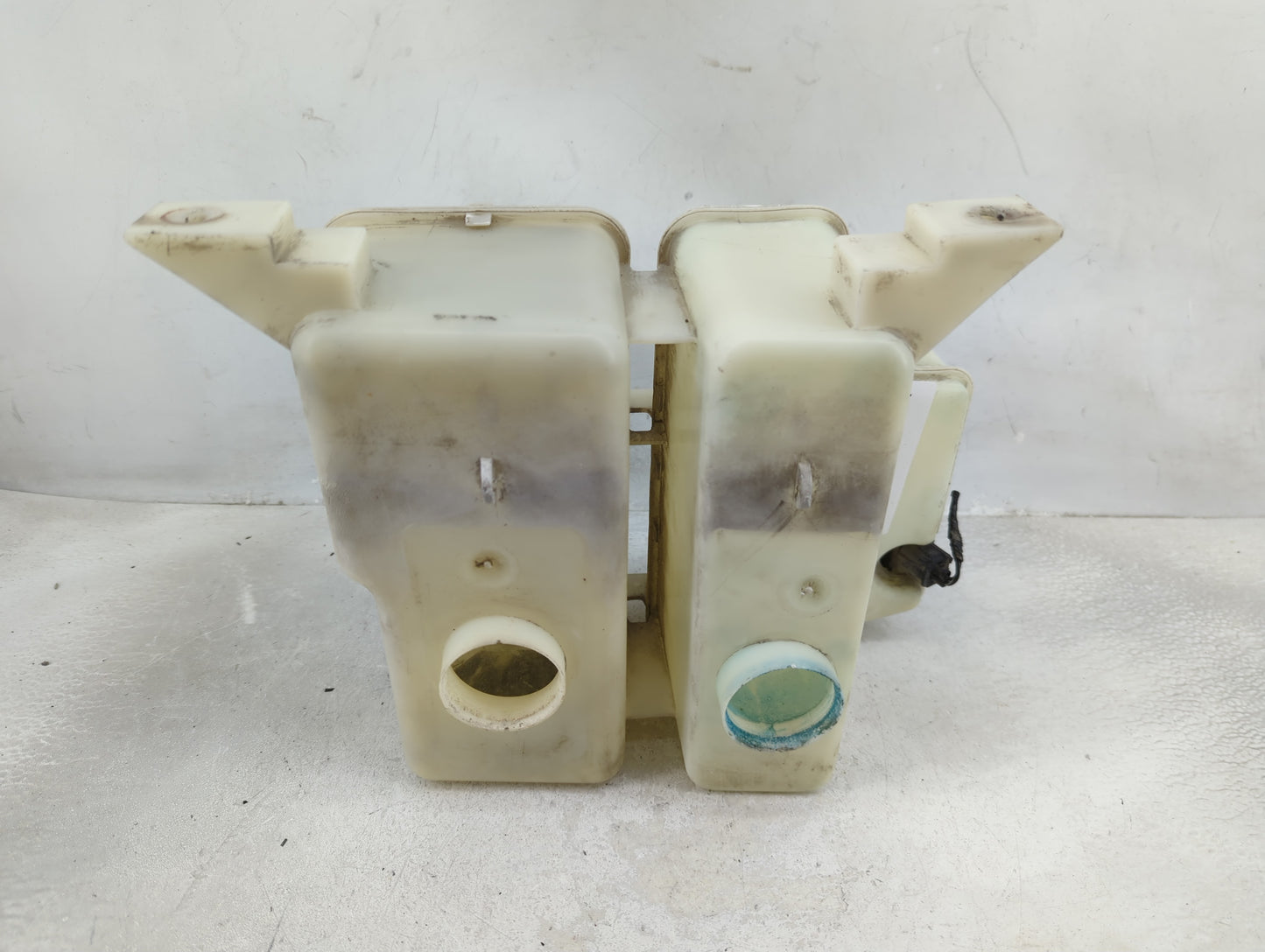 1999 Ford Ranger Windshield Washer Fluid Reservoir Bottle Oem - Oemusedautoparts1.com