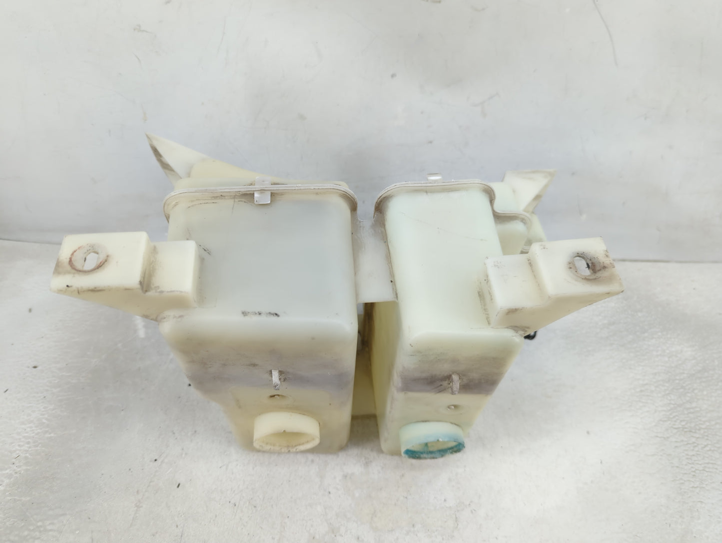 1999 Ford Ranger Windshield Washer Fluid Reservoir Bottle Oem - Oemusedautoparts1.com