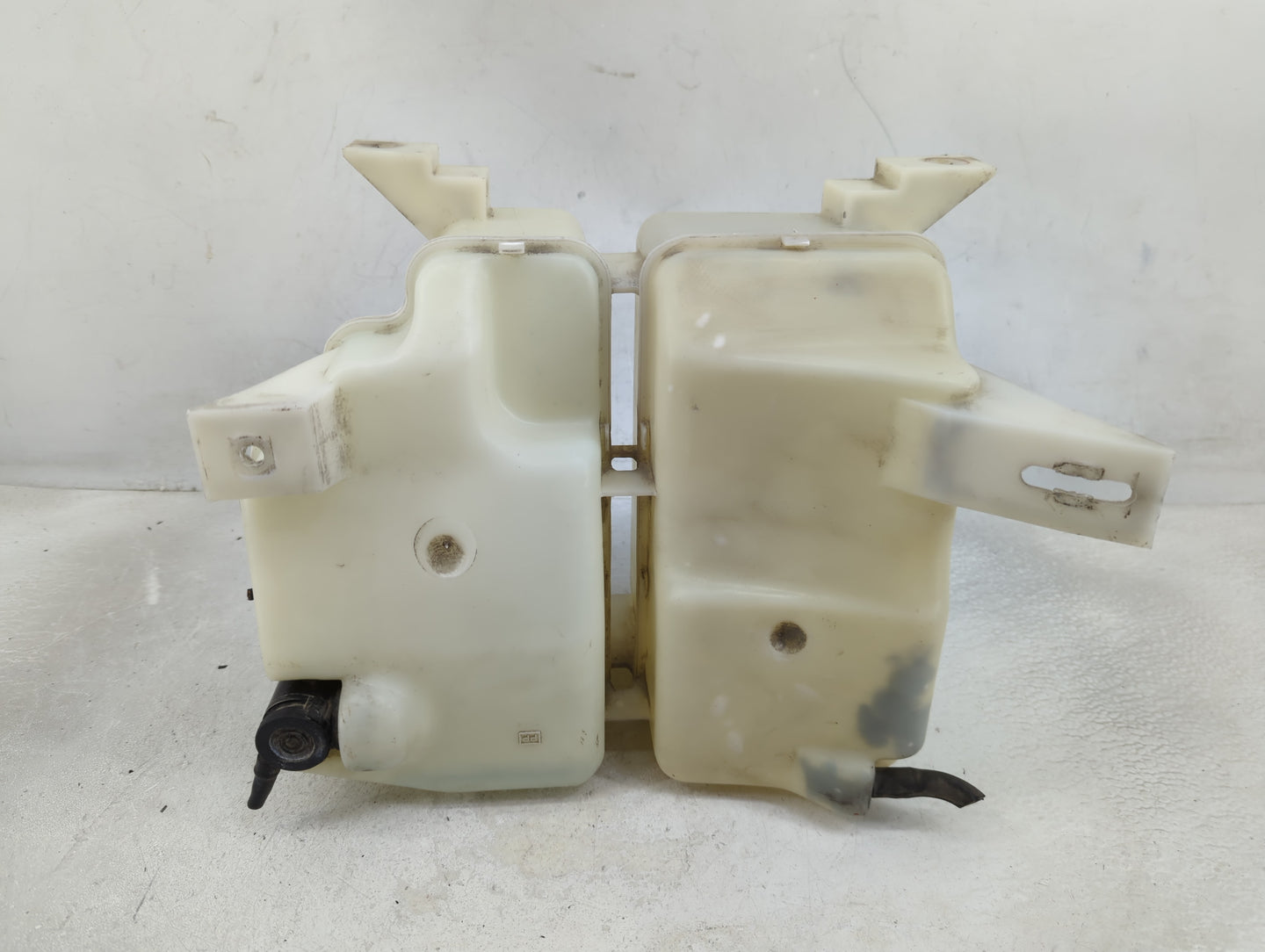 1999 Ford Ranger Windshield Washer Fluid Reservoir Bottle Oem - Oemusedautoparts1.com
