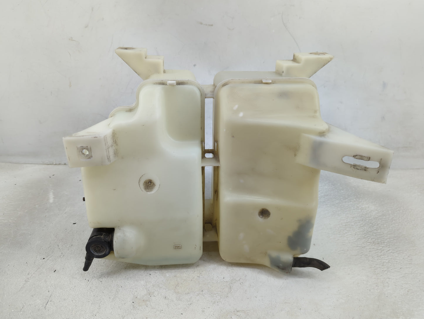 1999 Ford Ranger Windshield Washer Fluid Reservoir Bottle Oem - Oemusedautoparts1.com