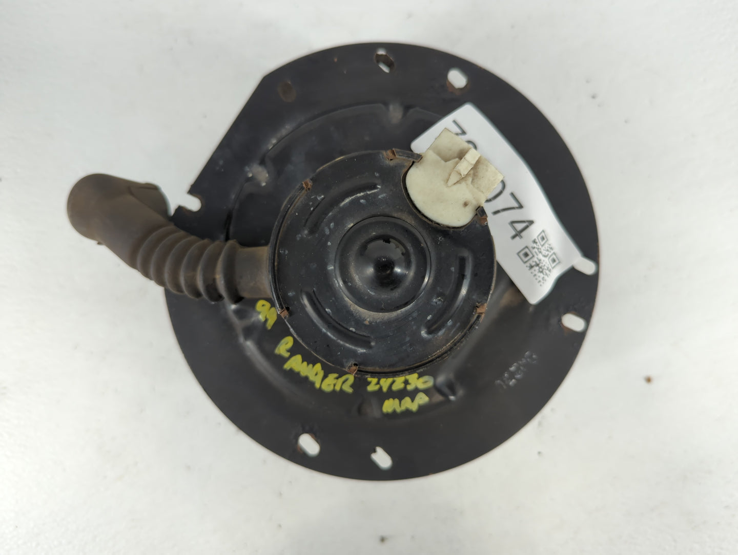 1998-1999 Ford Ranger Heater AC Blower Motor P/N:F67H-19D583-AA Fits Fits 1998 1999 OEM Used Auto Parts - Oemusedautoparts1.