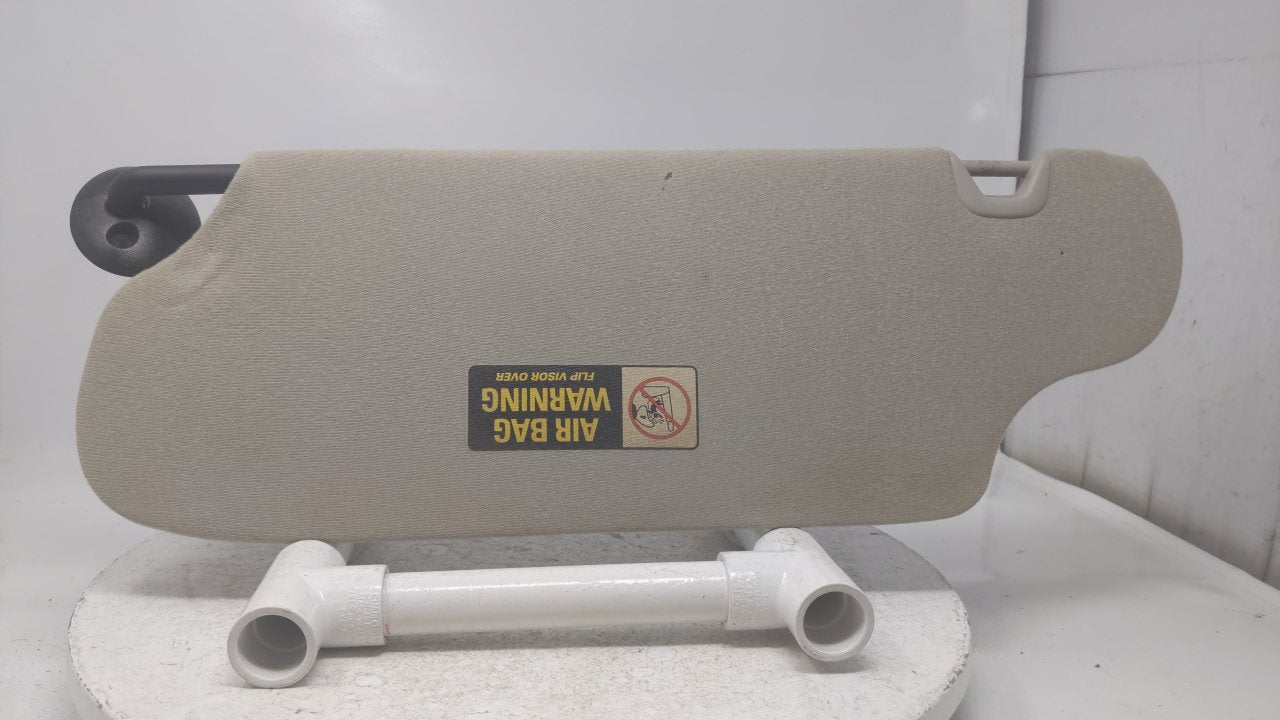 1999 Ford Windstar Sun Visor Shade Replacement Passenger Right Mirror Fits OEM Used Auto Parts - Oemusedautoparts1.com