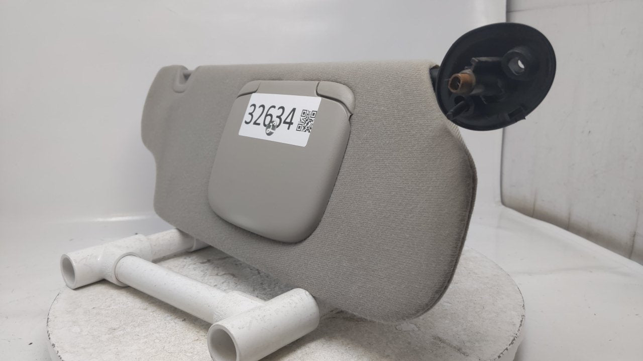 1999 Ford Windstar Sun Visor Shade Replacement Passenger Right Mirror Fits OEM Used Auto Parts - Oemusedautoparts1.com