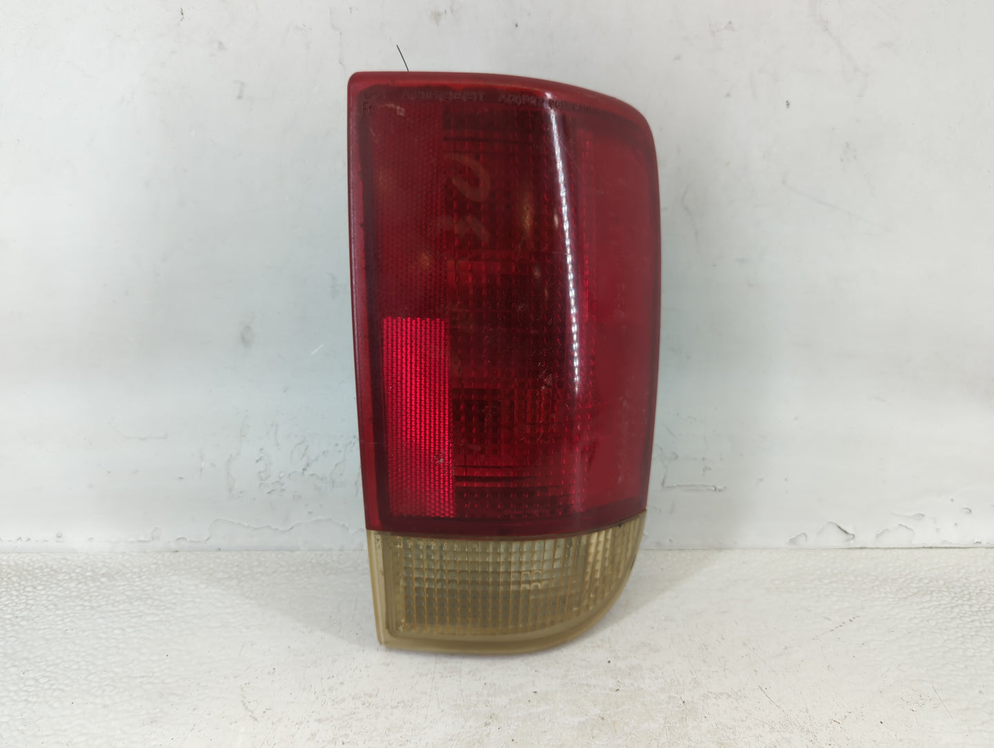 1999 Gmc Envoy Tail Light Assembly Passenger Right OEM P/N:16518500 Fits OEM Used Auto Parts - Oemusedautoparts1.com