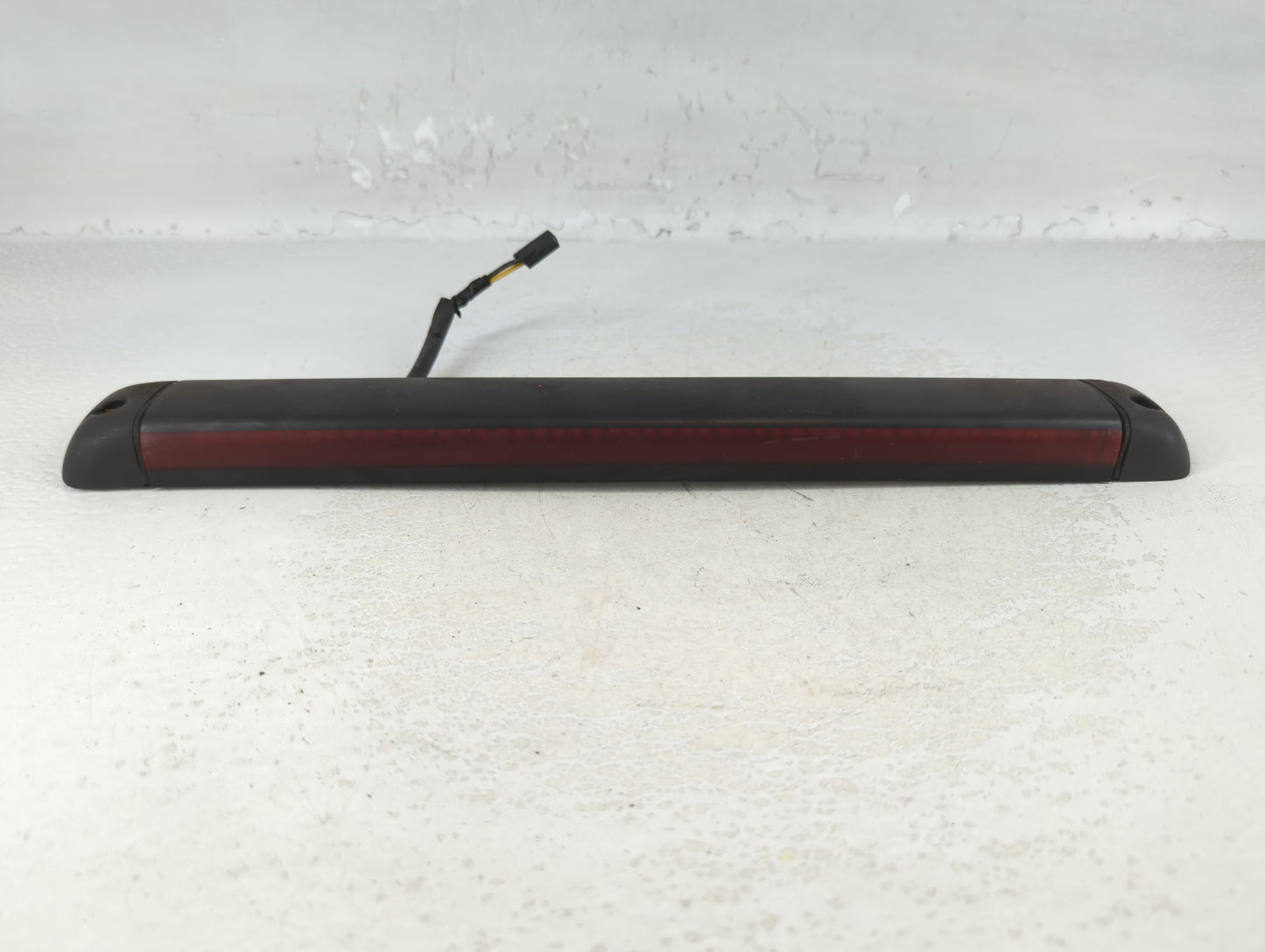 1999 Gmc Jimmy Third Brake Light Tail Light P/N:GM8399 Fits OEM Used Auto Parts - Oemusedautoparts1.com