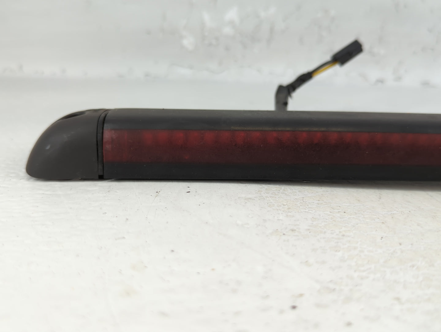 1999 Gmc Jimmy Third Brake Light Tail Light P/N:GM8399 Fits OEM Used Auto Parts - Oemusedautoparts1.com