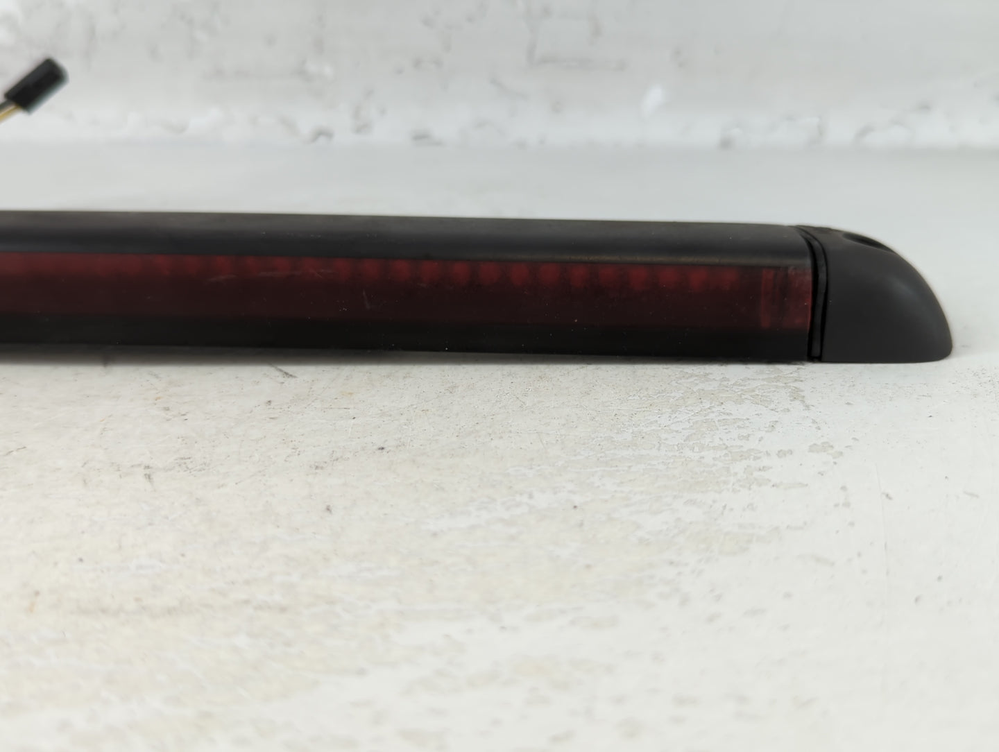 1999 Gmc Jimmy Third Brake Light Tail Light P/N:GM8399 Fits OEM Used Auto Parts - Oemusedautoparts1.com