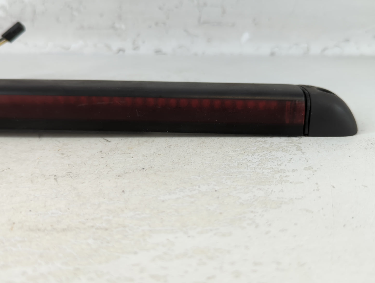1999 Gmc Jimmy Third Brake Light Tail Light P/N:GM8399 Fits OEM Used Auto Parts - Oemusedautoparts1.com