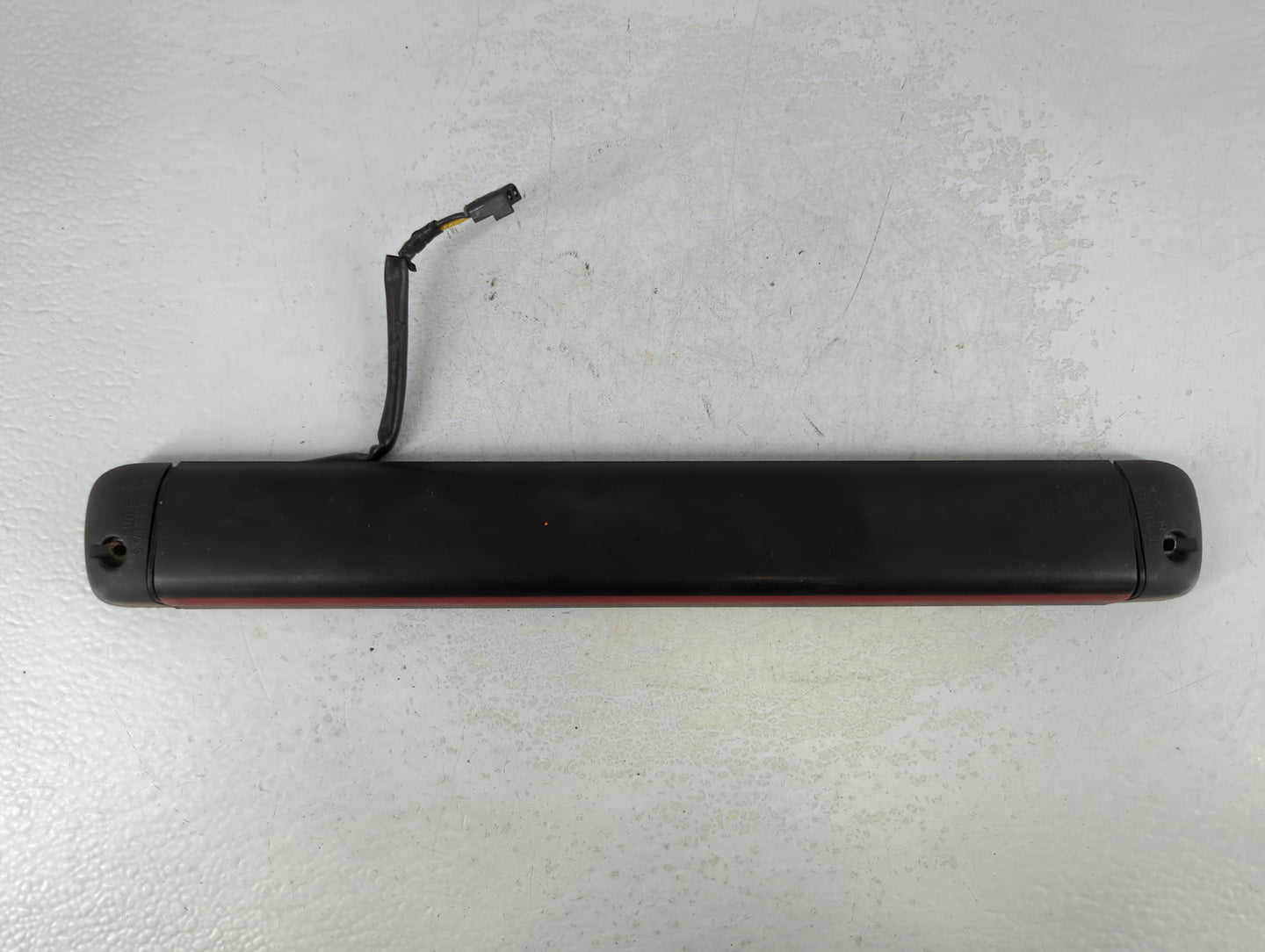 1999 Gmc Jimmy Third Brake Light Tail Light P/N:GM8399 Fits OEM Used Auto Parts - Oemusedautoparts1.com