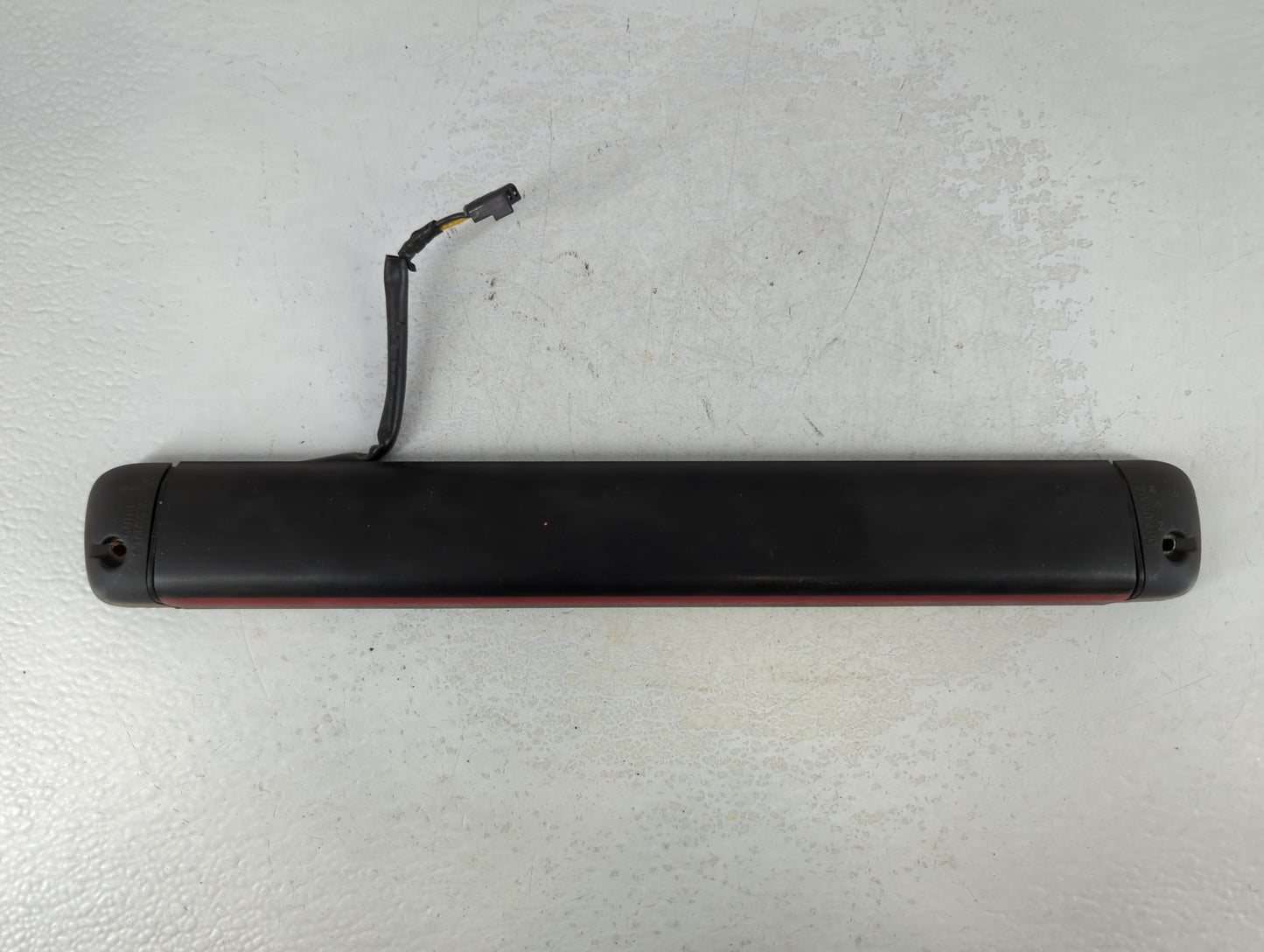 1999 Gmc Jimmy Third Brake Light Tail Light P/N:GM8399 Fits OEM Used Auto Parts - Oemusedautoparts1.com