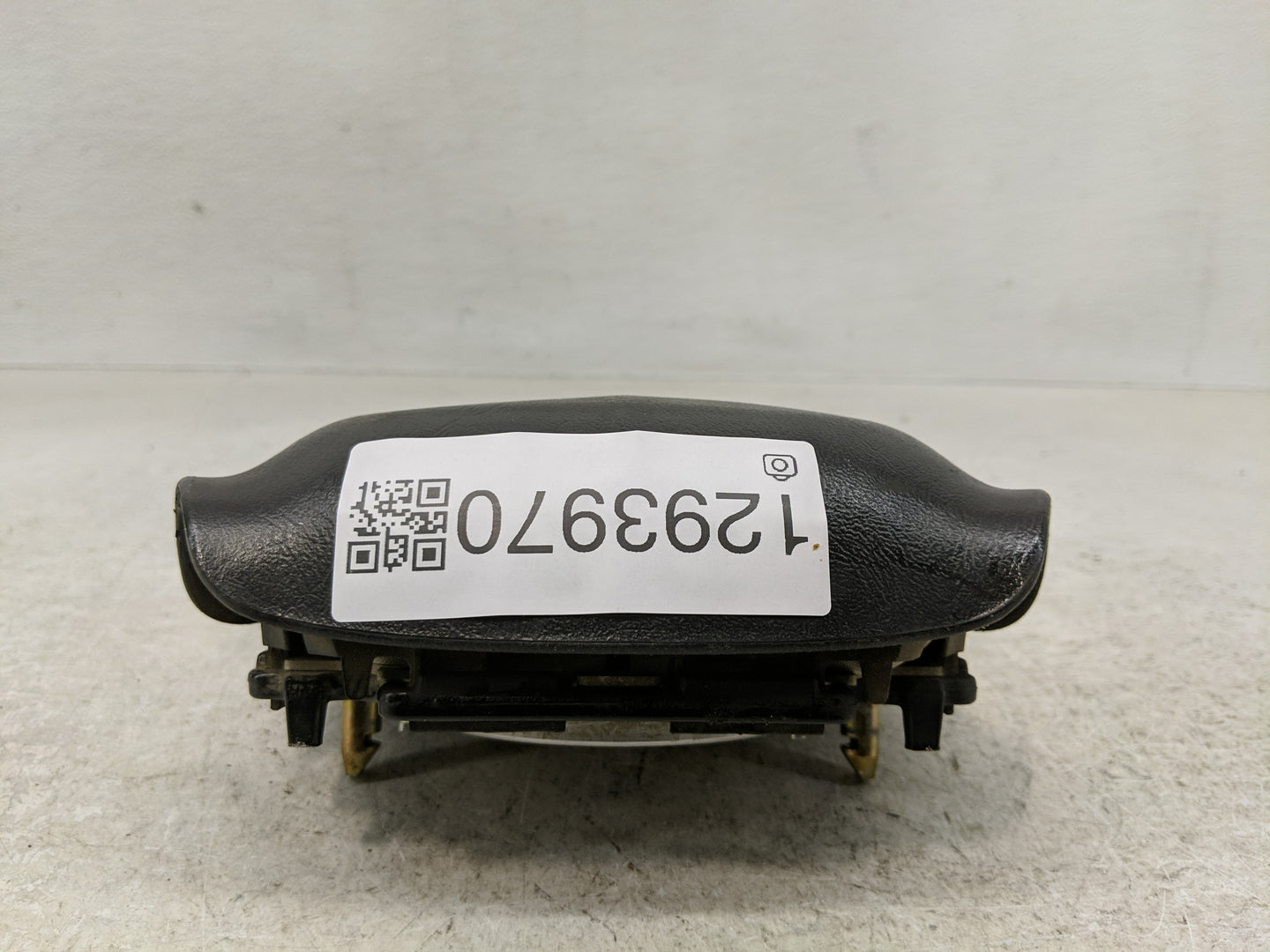 1998-1999 Gmc Safari Air Bag Driver Left Steering Wheel Mounted Fits Fits 1998 1999 OEM Used Auto Parts - Oemusedautoparts1.