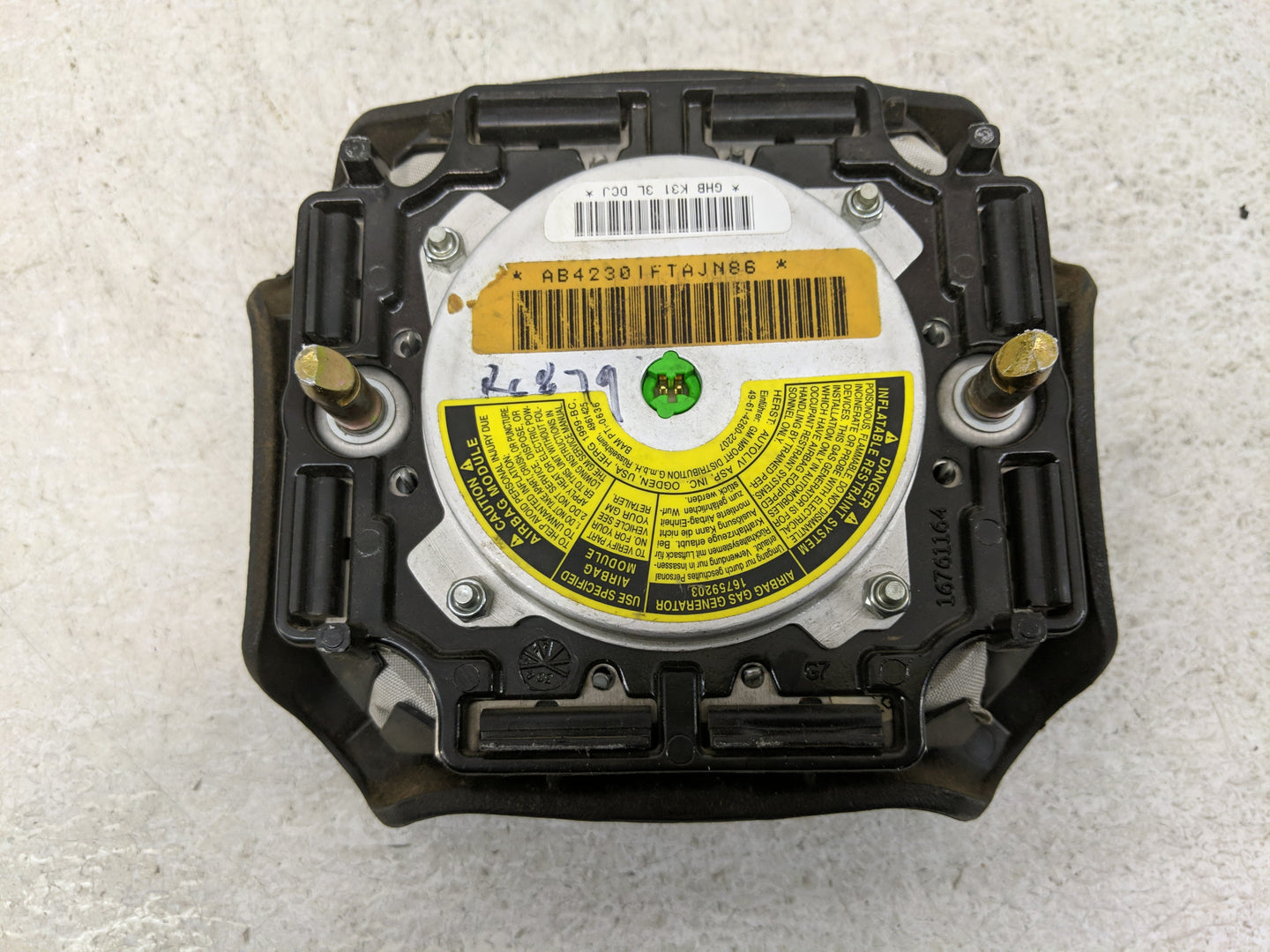 1998-1999 Gmc Safari Air Bag Driver Left Steering Wheel Mounted Fits Fits 1998 1999 OEM Used Auto Parts - Oemusedautoparts1.