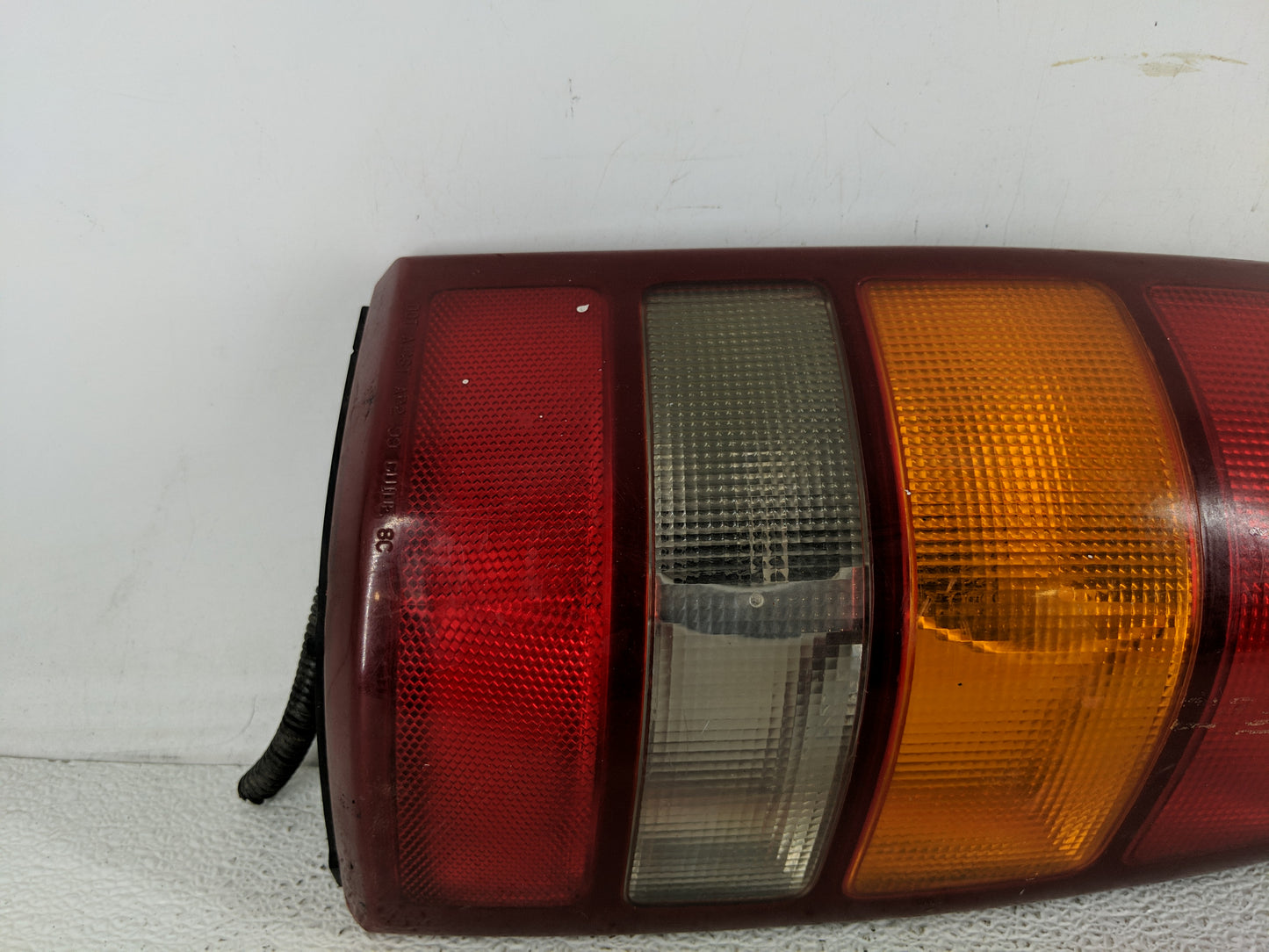 1999-2003 Gmc Sierra 1500 Tail Light Assembly Passenger Right OEM Fits Fits 1999 2000 2001 2002 2003 OEM Used Auto Parts - O