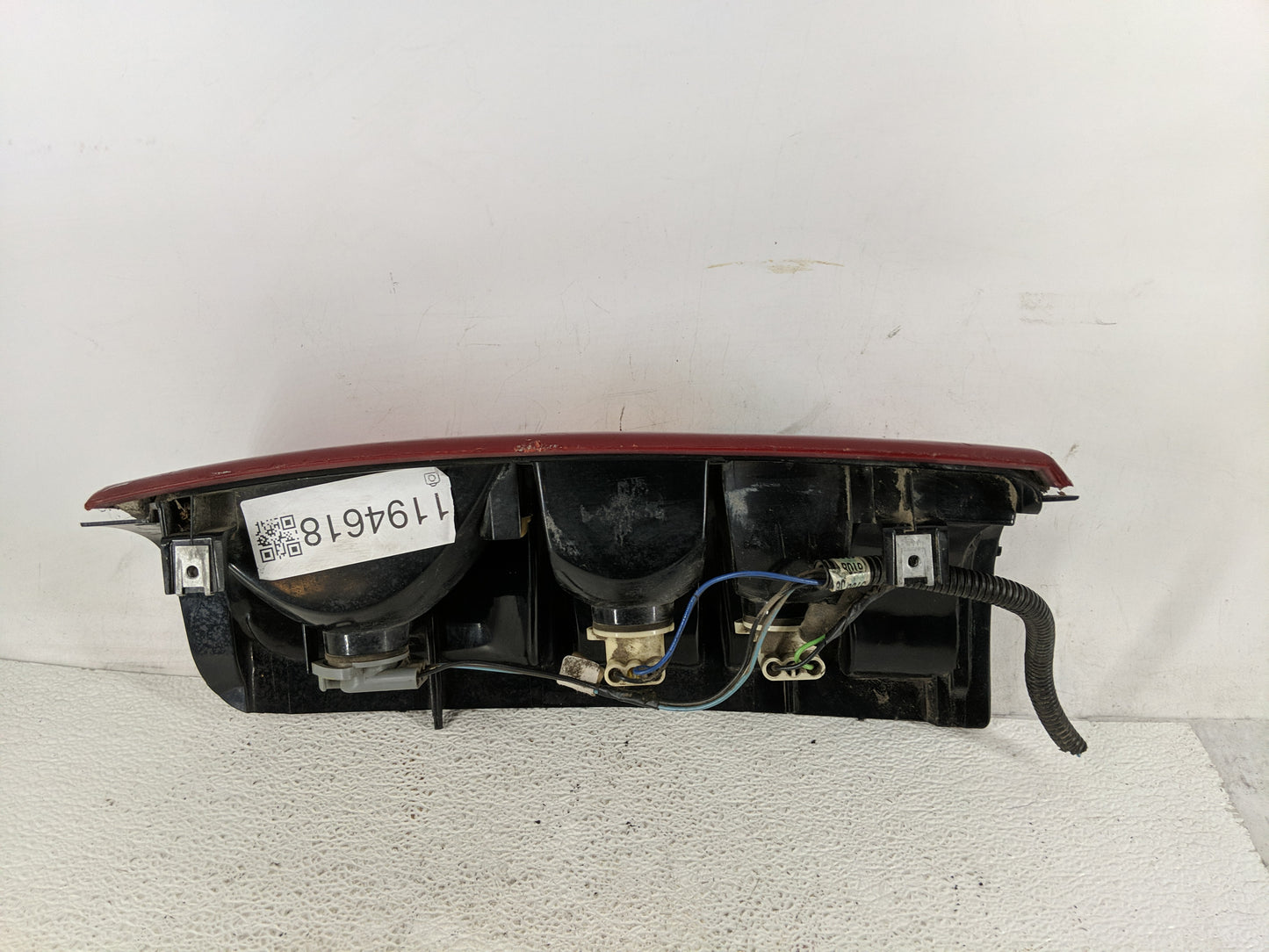 1999-2003 Gmc Sierra 1500 Tail Light Assembly Passenger Right OEM Fits Fits 1999 2000 2001 2002 2003 OEM Used Auto Parts - O
