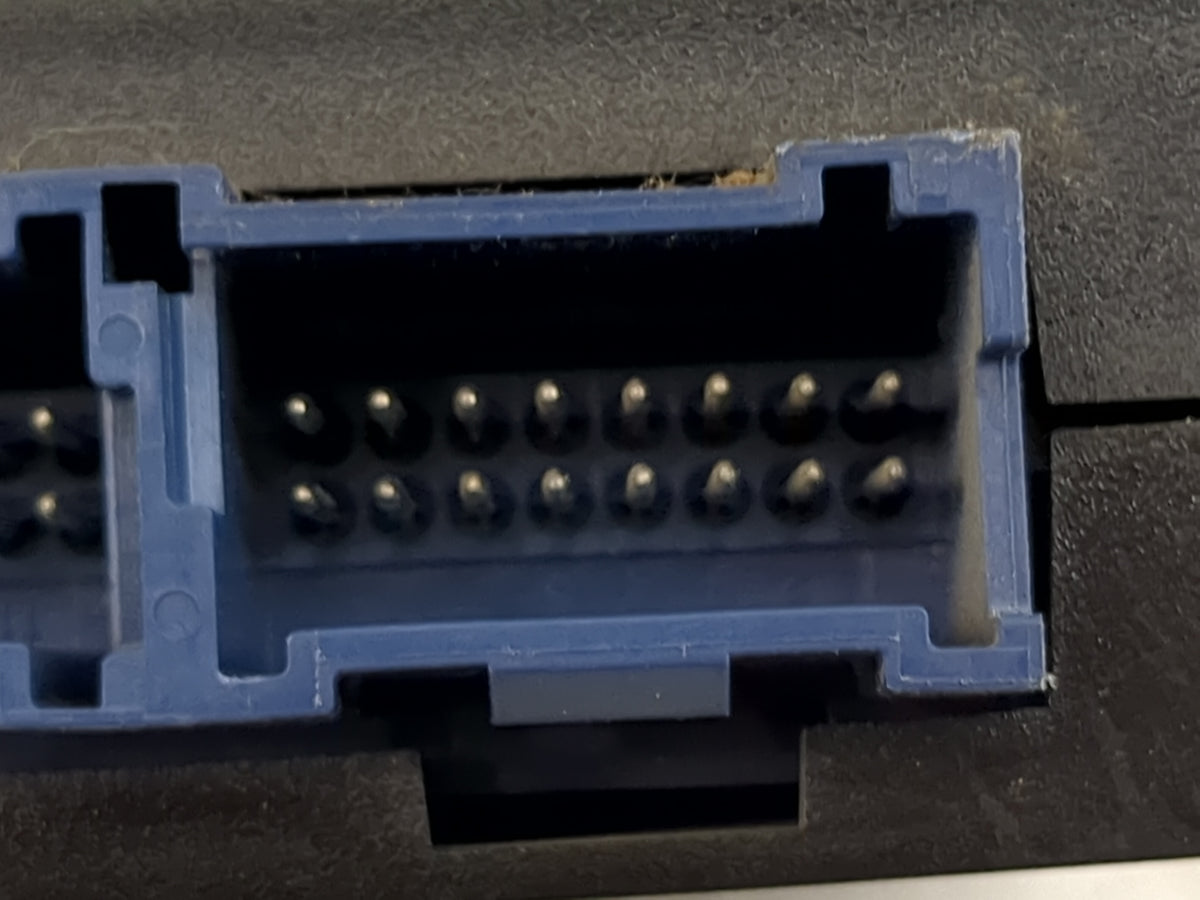 1999-2000 Gmc Sierra 1500 Body Control Module Bcm - Oemusedautoparts1.com