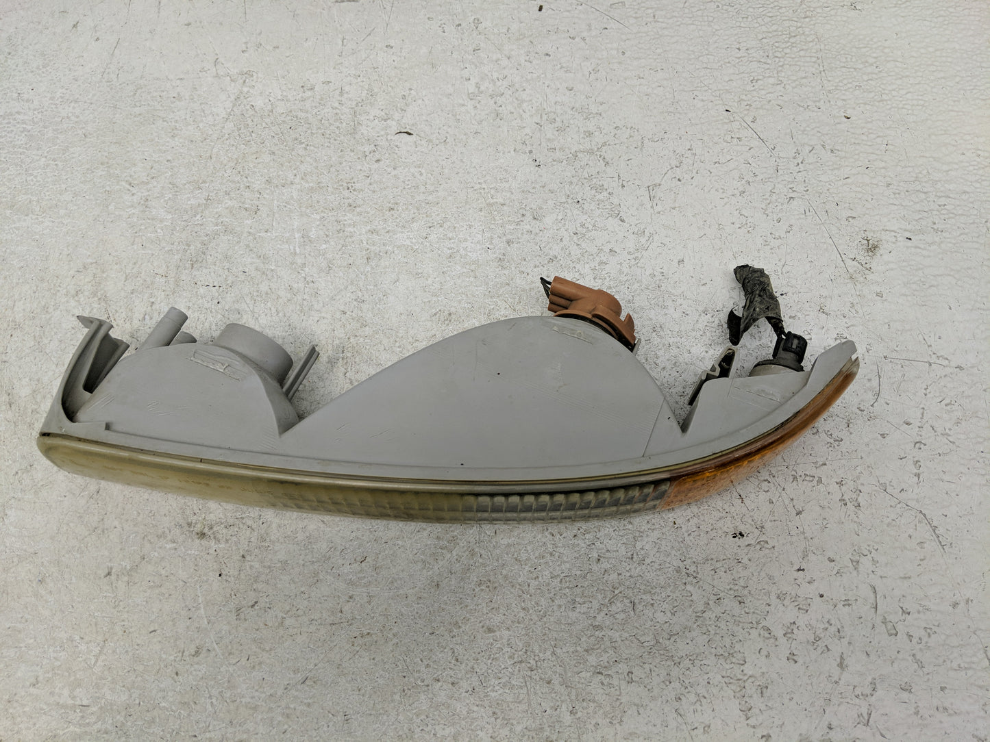 1999-2004 Gmc Sierra 2500 Driver Left Oem Front Light Lamp - Oemusedautoparts1.com