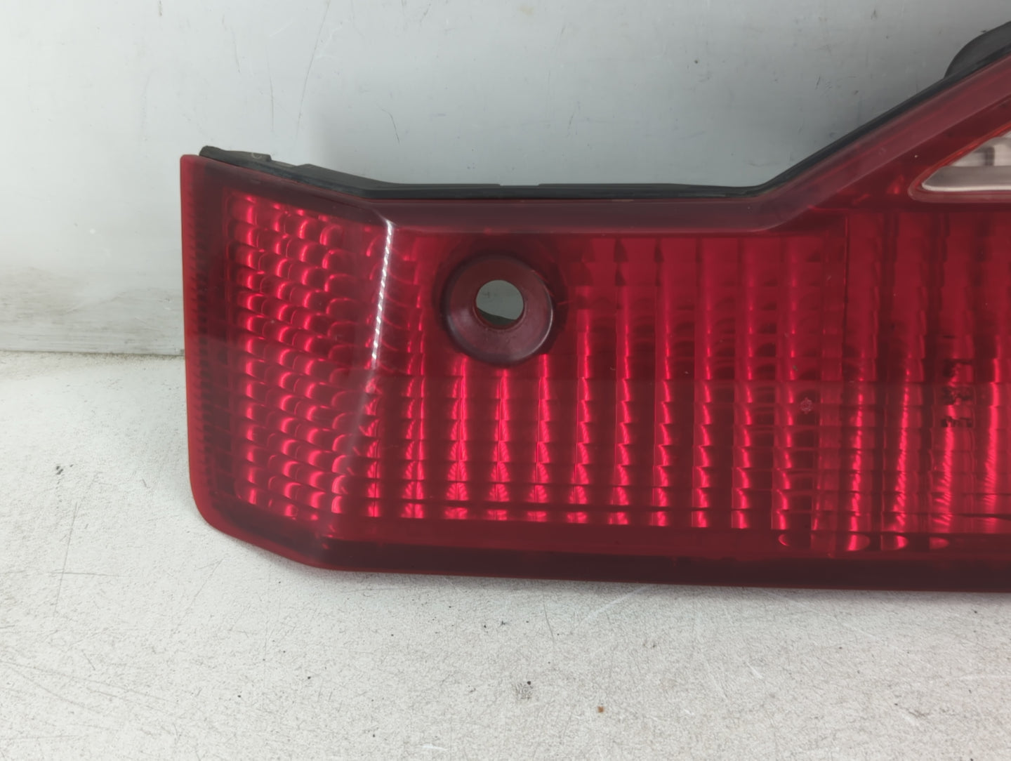 1998-2000 Honda Accord Tail Light Assembly Driver Left OEM P/N:7440 Fits Fits 1998 1999 2000 OEM Used Auto Parts - Oemusedau