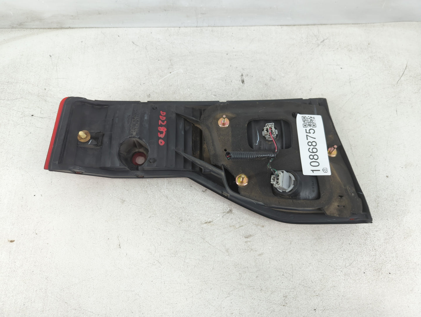 1998-2000 Honda Accord Tail Light Assembly Driver Left OEM P/N:7440 Fits Fits 1998 1999 2000 OEM Used Auto Parts - Oemusedau