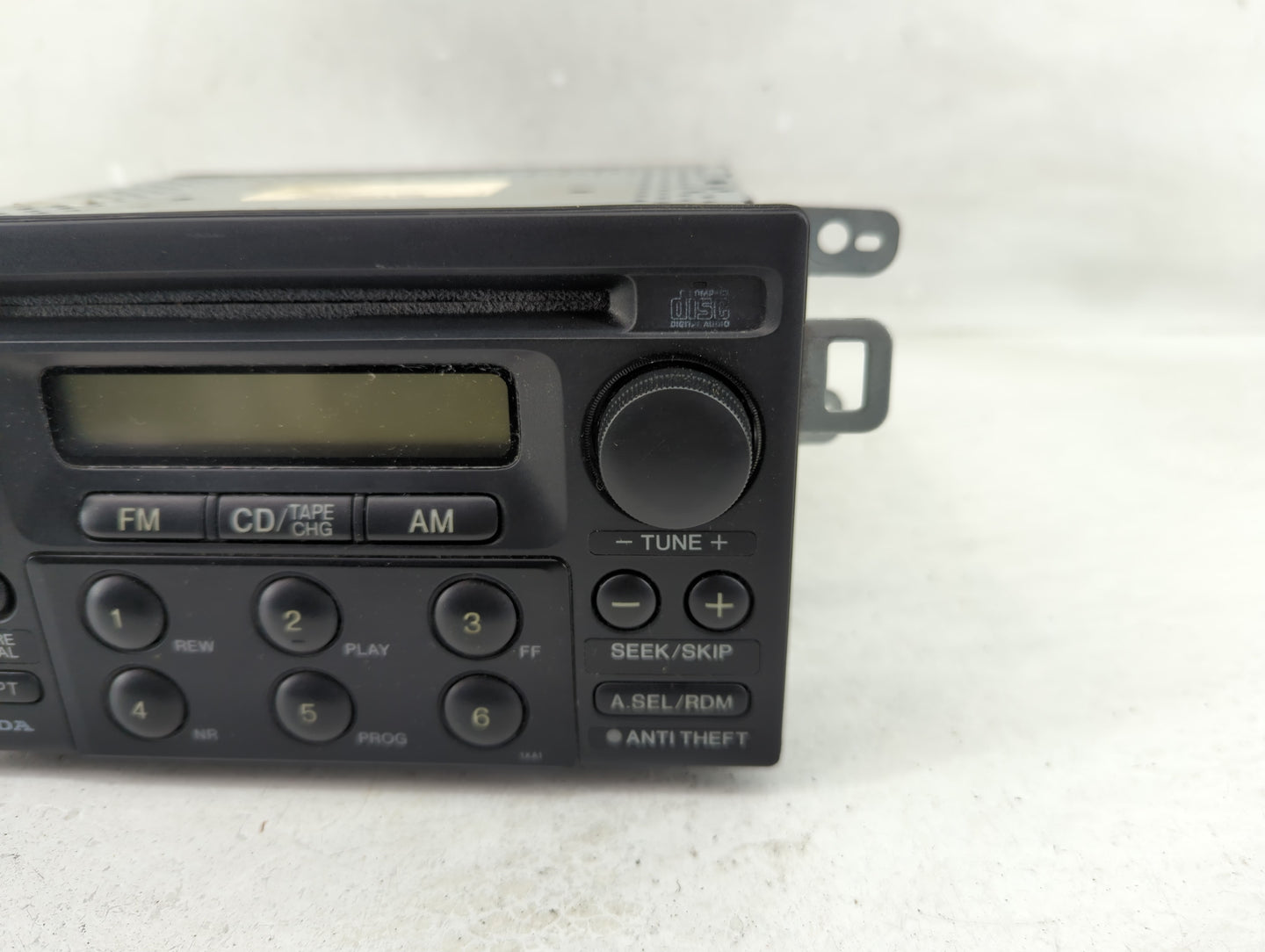 1998-2000 Honda Accord Radio AM FM Cd Player Receiver Replacement P/N:39100-S84-A210 Fits Fits 1998 1999 2000 OEM Used Auto 