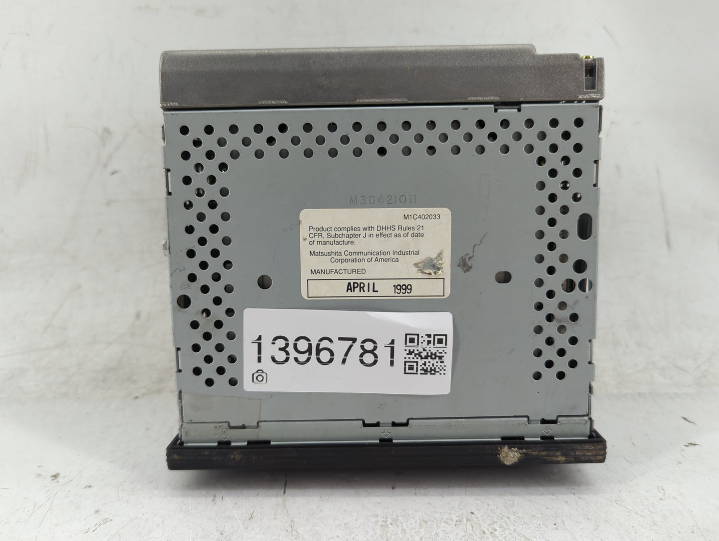 1998-2000 Honda Accord Radio AM FM Cd Player Receiver Replacement P/N:39100-S84-A210 Fits Fits 1998 1999 2000 OEM Used Auto 