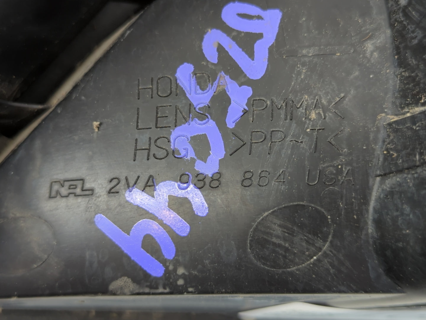 1998-2002 Honda Accord Tail Light Assembly Driver Left OEM P/N:2VA 938 864 2VA 989 864 Fits Fits 1998 1999 2000 2001 2002 OE