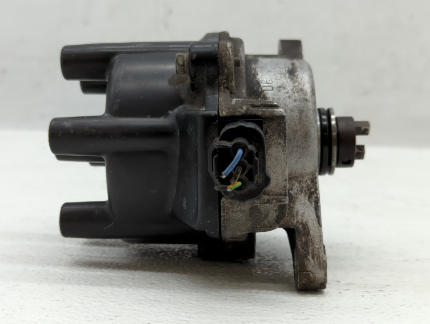 1999 Honda Accord Engine Ignition Distributor OEM P/N:D6P96-01 Fits OEM Used Auto Parts - Oemusedautoparts1.com