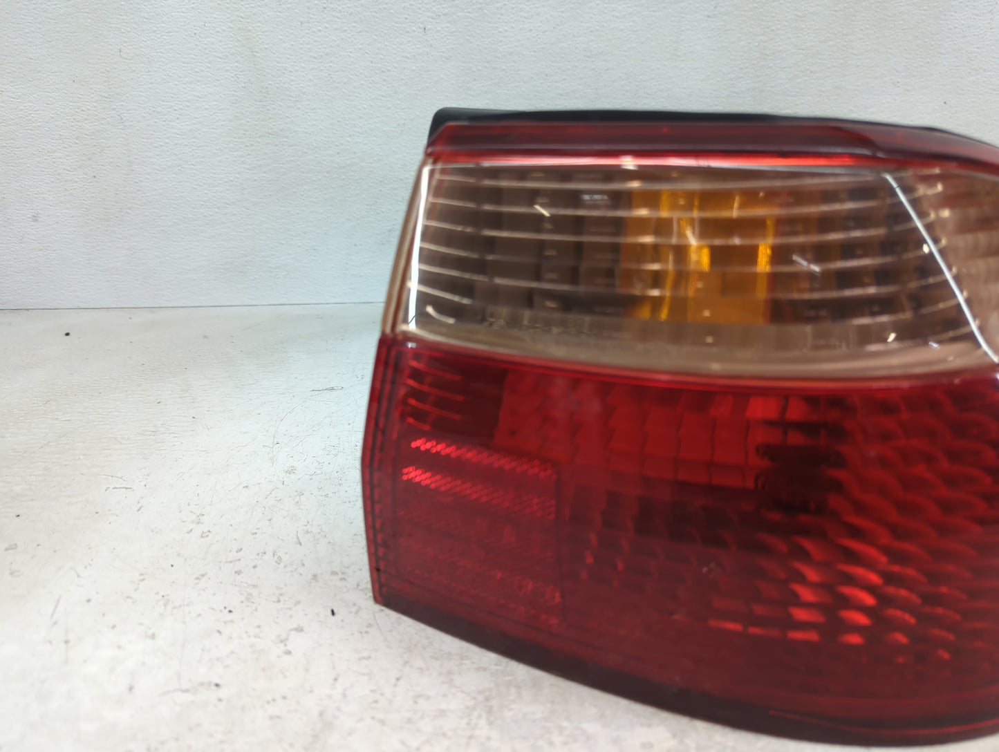1998-2000 Honda Accord Tail Light Assembly Passenger Right OEM Fits Fits 1998 1999 2000 OEM Used Auto Parts - Oemusedautopar