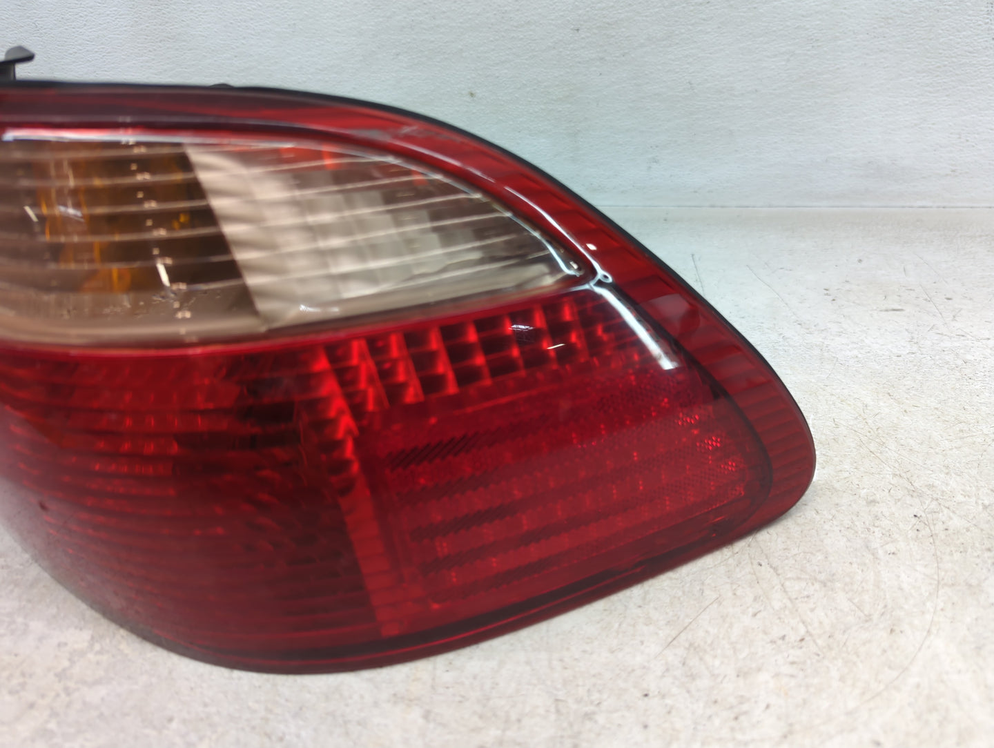 1998-2000 Honda Accord Tail Light Assembly Passenger Right OEM Fits Fits 1998 1999 2000 OEM Used Auto Parts - Oemusedautopar