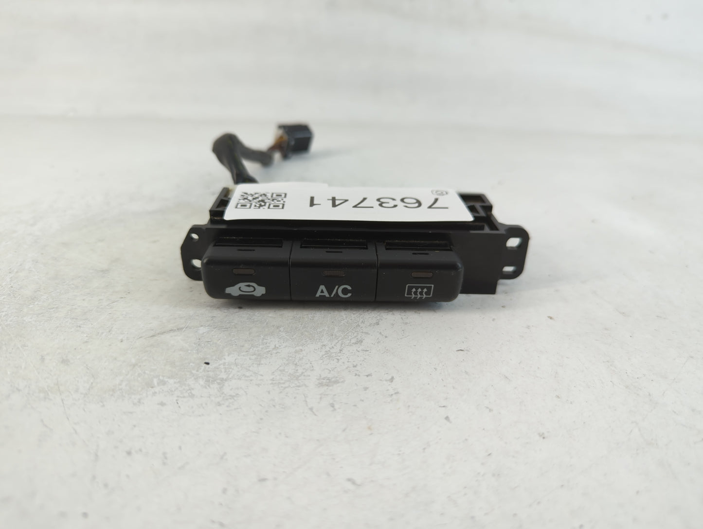 1999-2000 Honda Civic Climate Control Module Temperature AC/Heater Replacement P/N:IKH09 Fits Fits 1999 2000 OEM Used Auto P