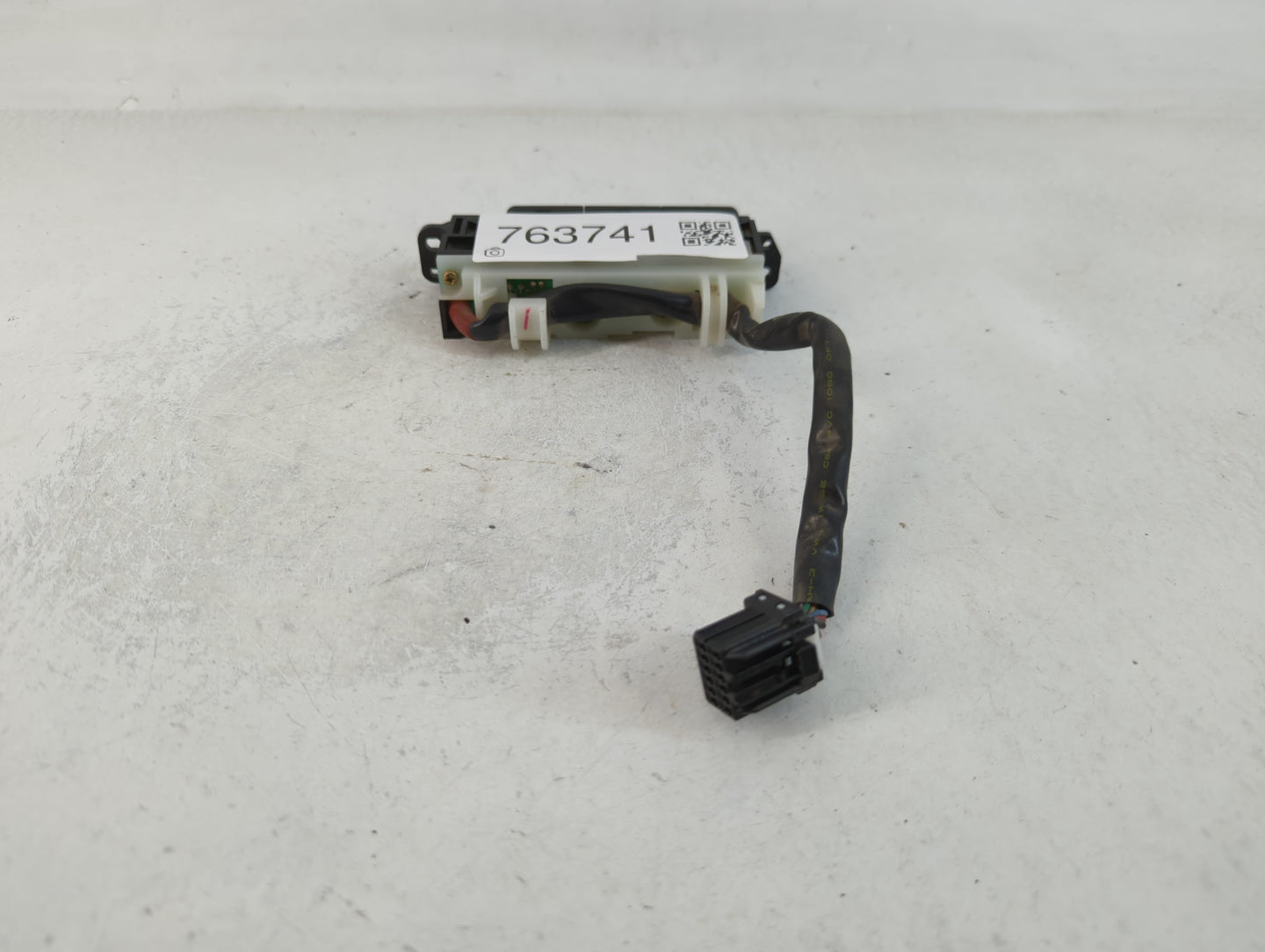 1999-2000 Honda Civic Climate Control Module Temperature AC/Heater Replacement P/N:IKH09 Fits Fits 1999 2000 OEM Used Auto P