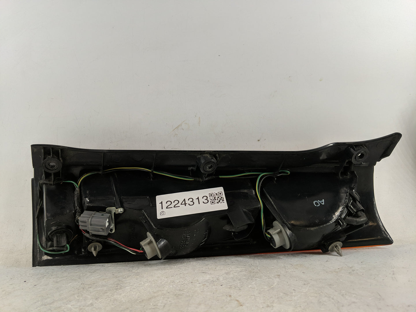 1999 Honda Cr-V Tail Light Assembly Driver Left OEM P/N:043-2200 Fits OEM Used Auto Parts - Oemusedautoparts1.com