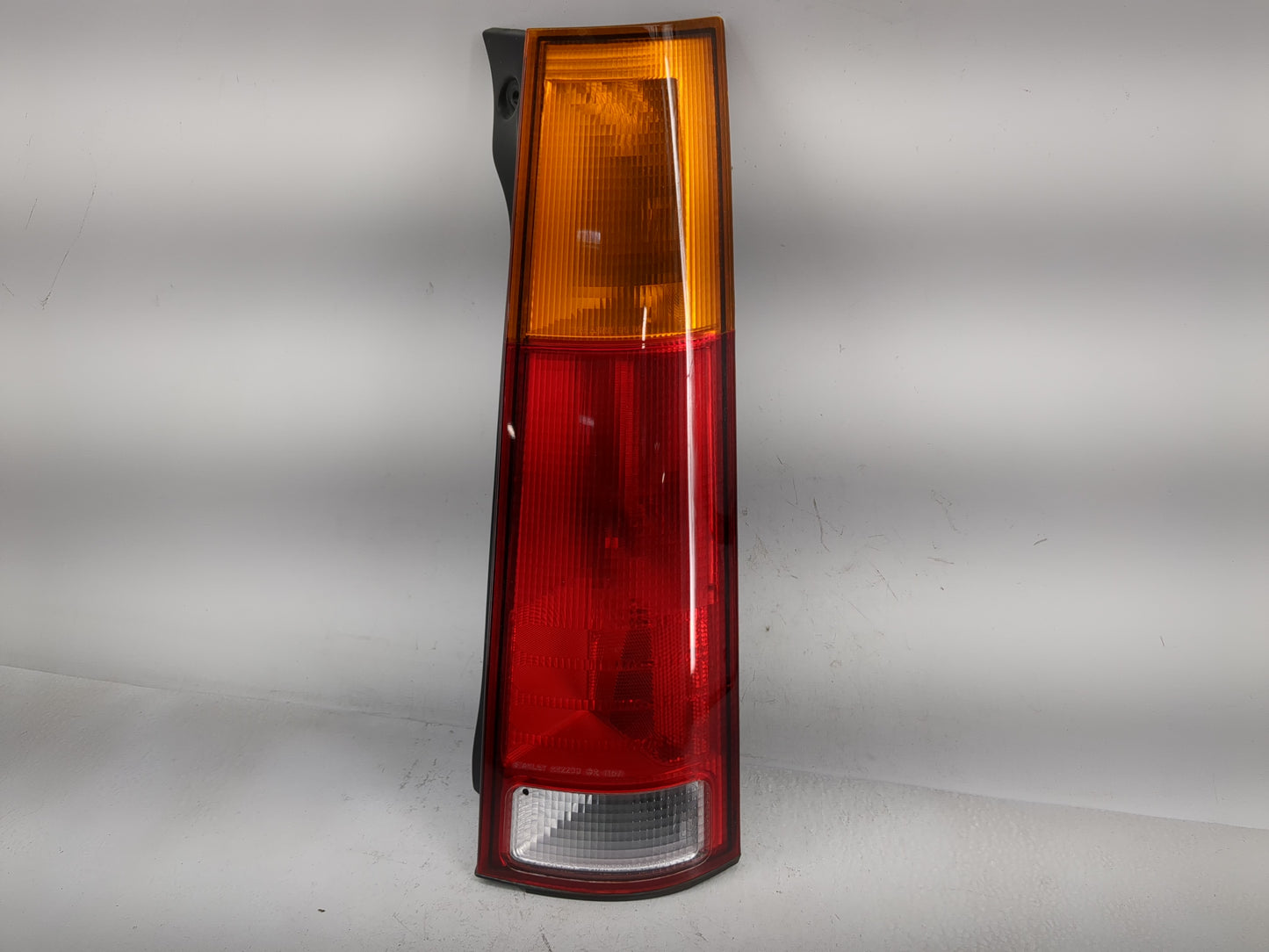 1999 Honda Cr-V Tail Light Assembly Passenger Right OEM P/N:043-2200 Fits OEM Used Auto Parts - Oemusedautoparts1.com