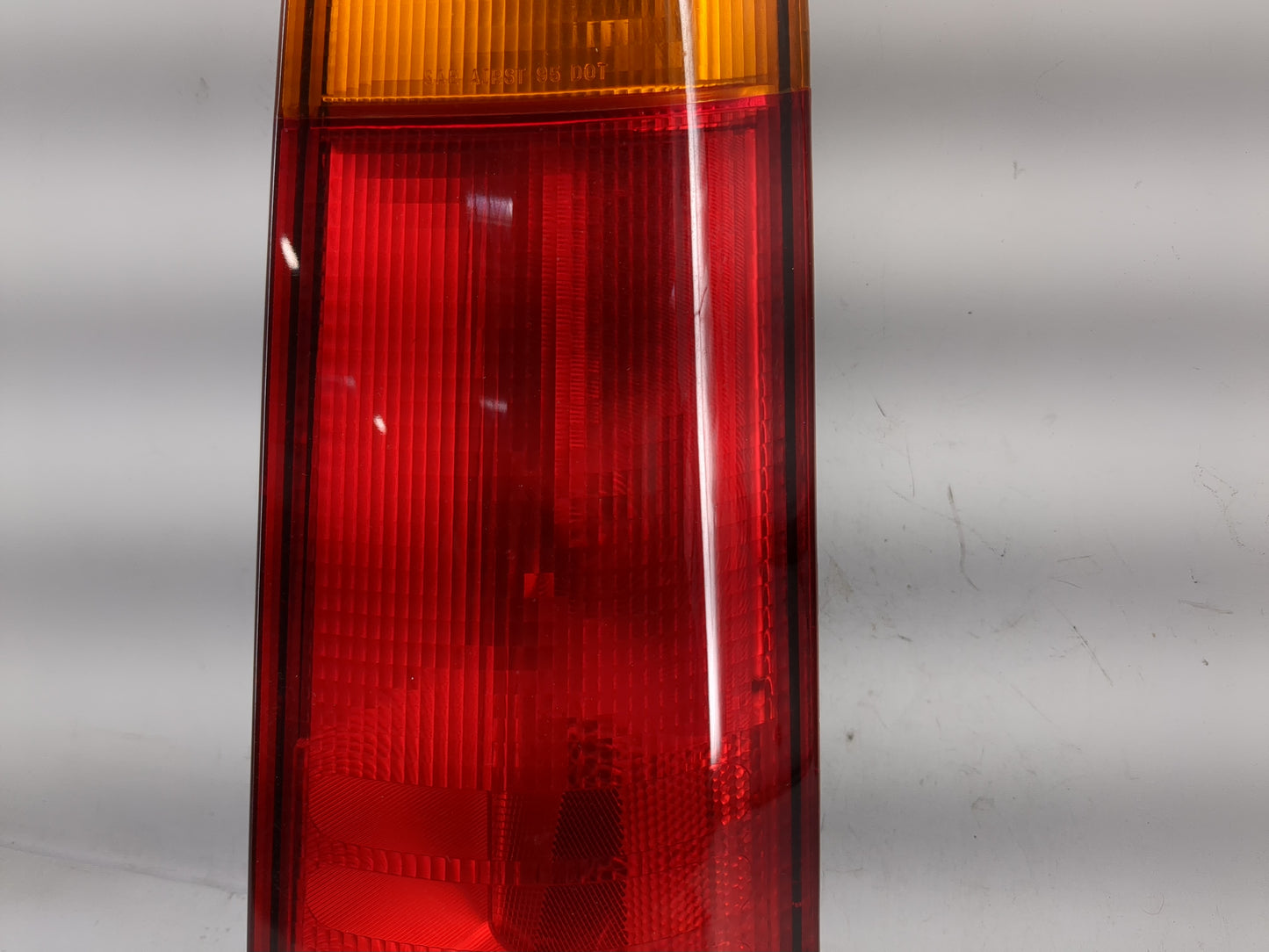 1999 Honda Cr-V Tail Light Assembly Passenger Right OEM P/N:043-2200 Fits OEM Used Auto Parts - Oemusedautoparts1.com