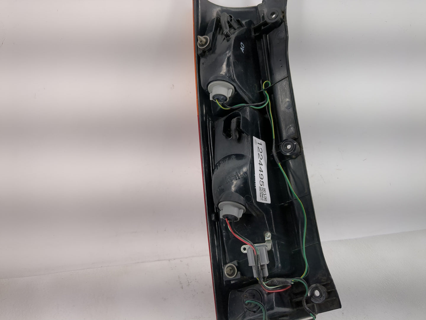 1999 Honda Cr-V Tail Light Assembly Passenger Right OEM P/N:043-2200 Fits OEM Used Auto Parts - Oemusedautoparts1.com