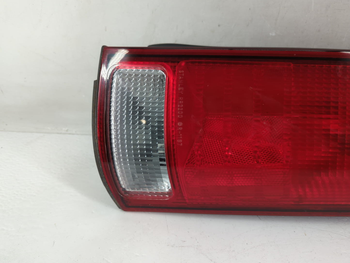 1999 Honda Cr-V Tail Light Assembly Passenger Right OEM P/N:043-2200 Fits OEM Used Auto Parts - Oemusedautoparts1.com